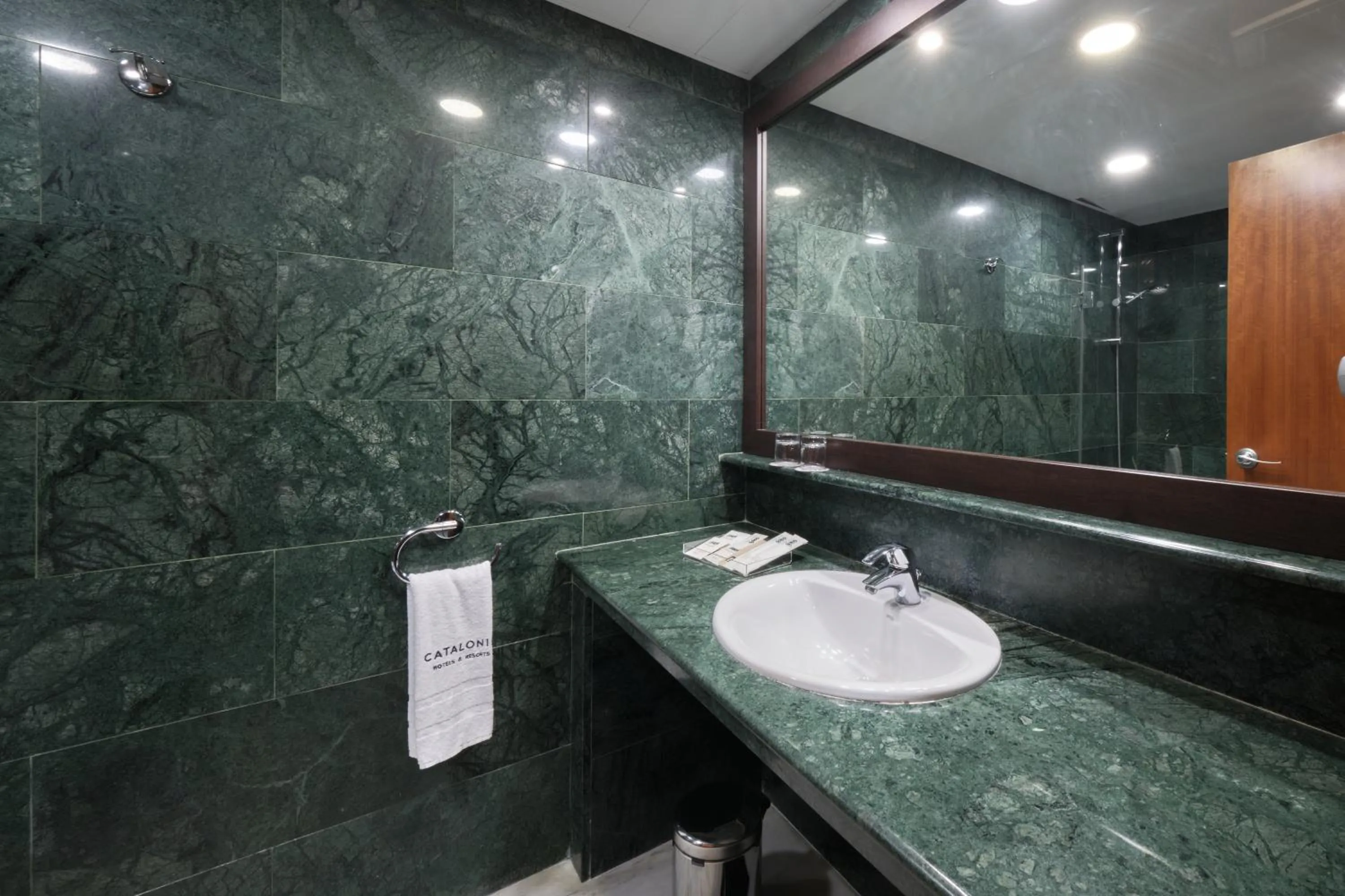 Bathroom in Catalonia Park Putxet