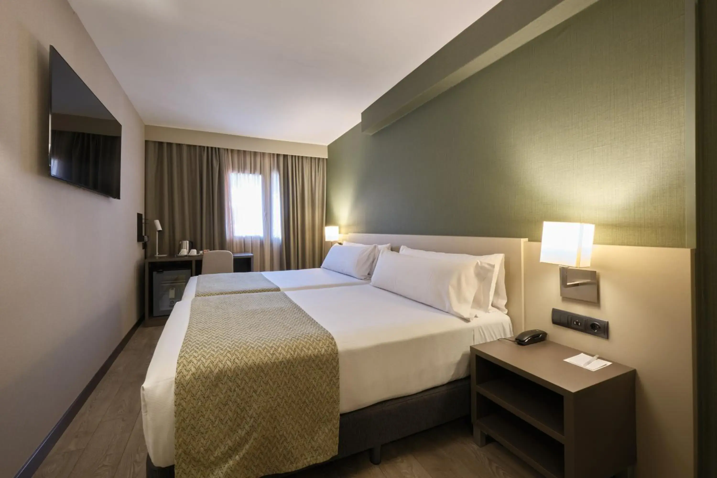 Double or Twin Room in Catalonia Park Putxet Double or Twin Room in Catalonia Park Putxet