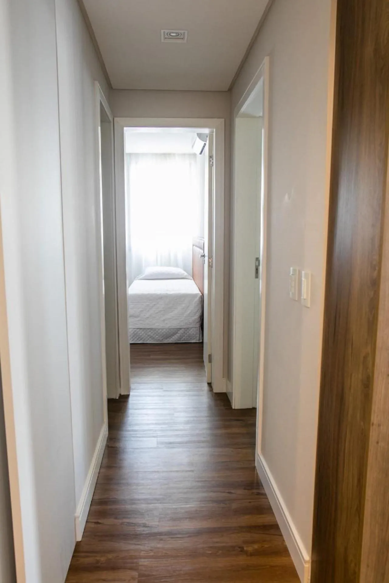 Bedroom, Bed in Lindo apartamento na praia brava