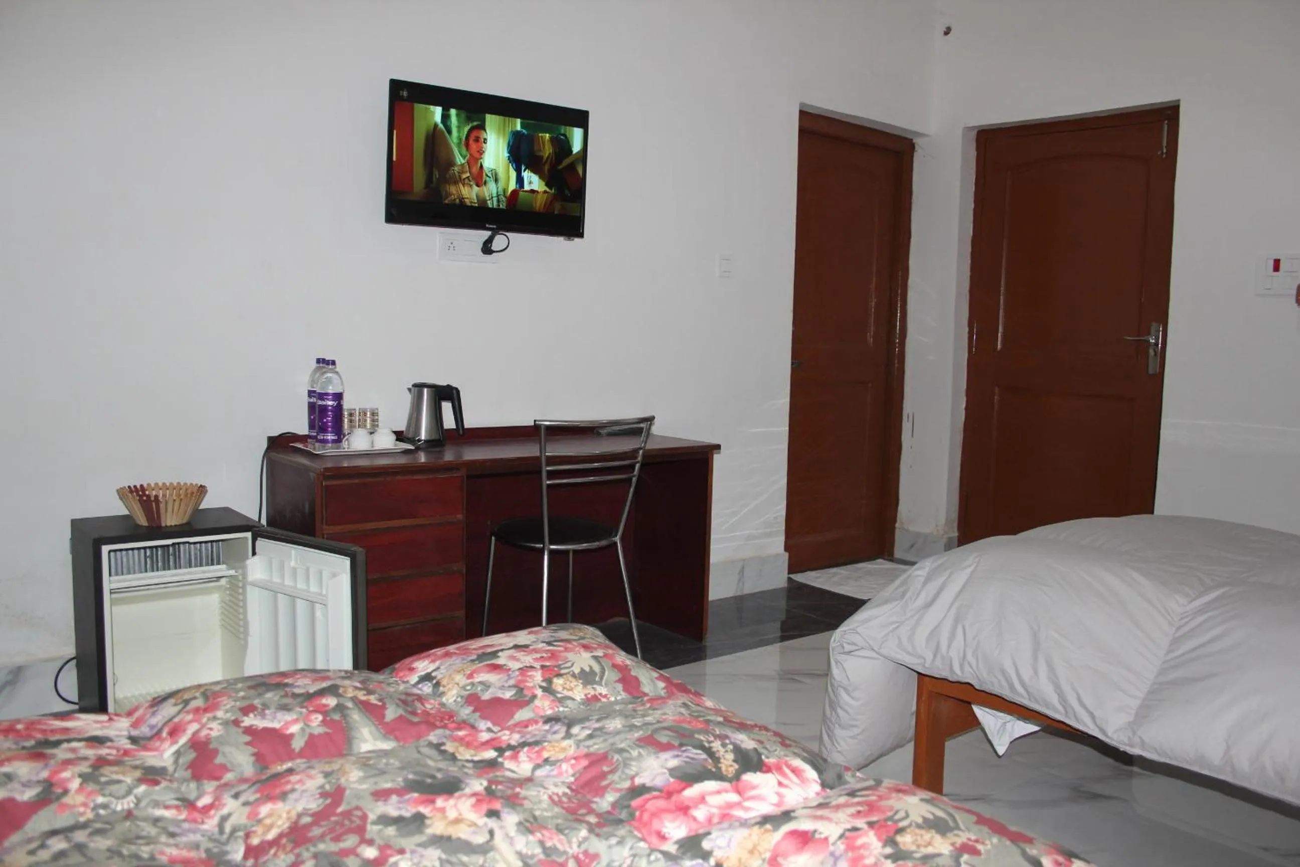 Bed in HOTEL BODHGAYA INN