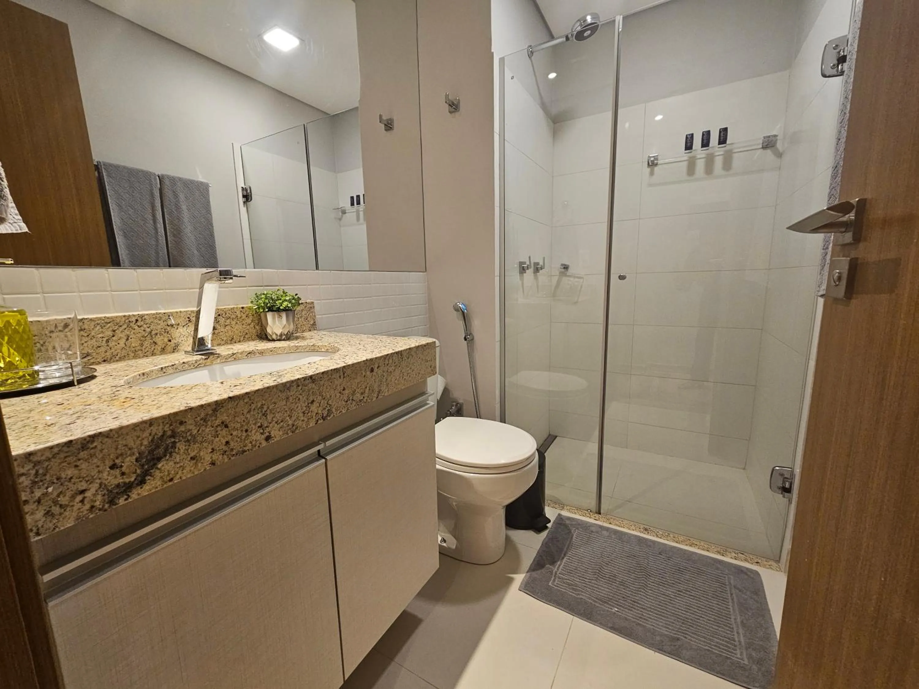 Toilet in Hotel Flat Afonso Pena e Centro de Convenções Campo Grande