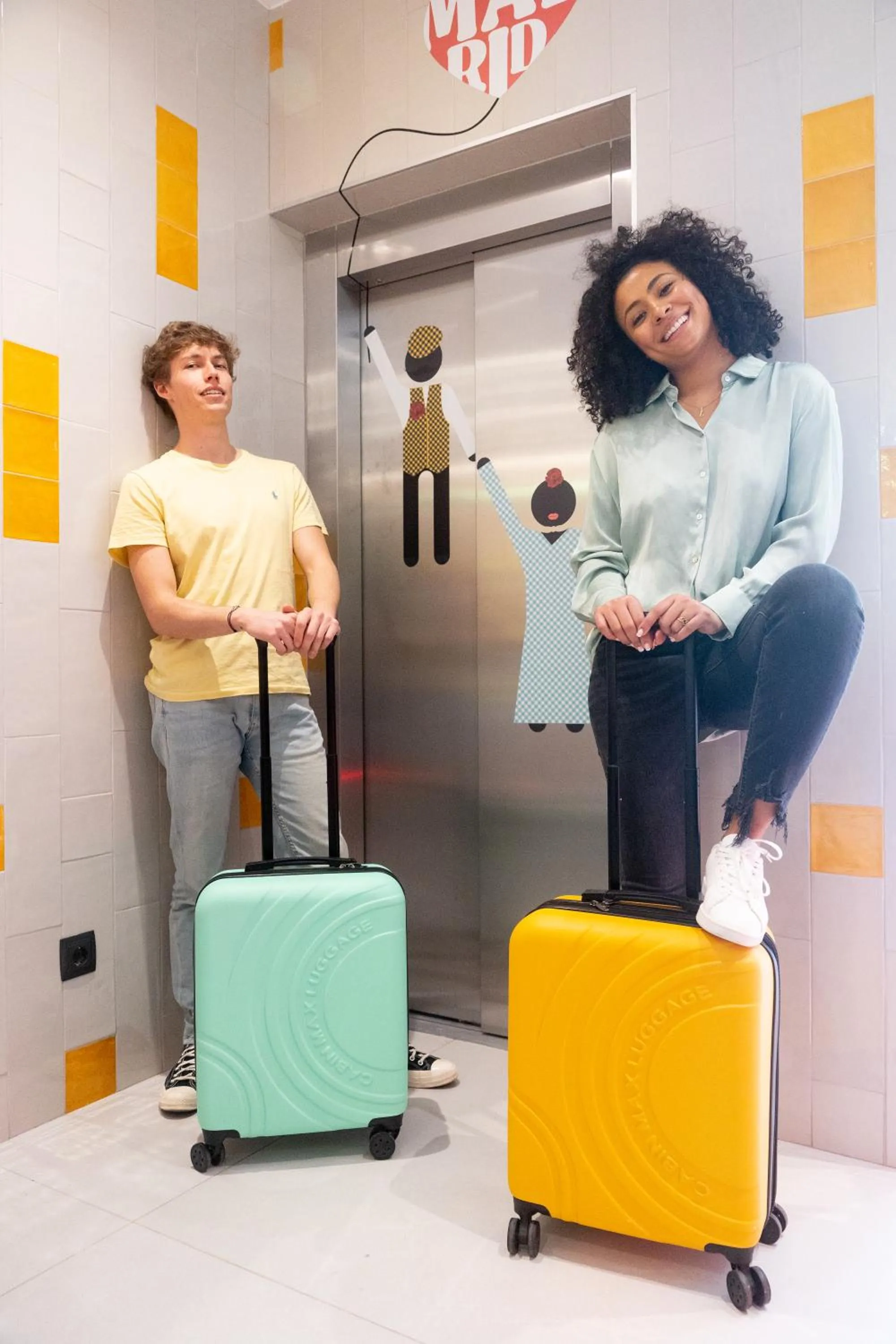 People in Petit Hostel Palacio Real