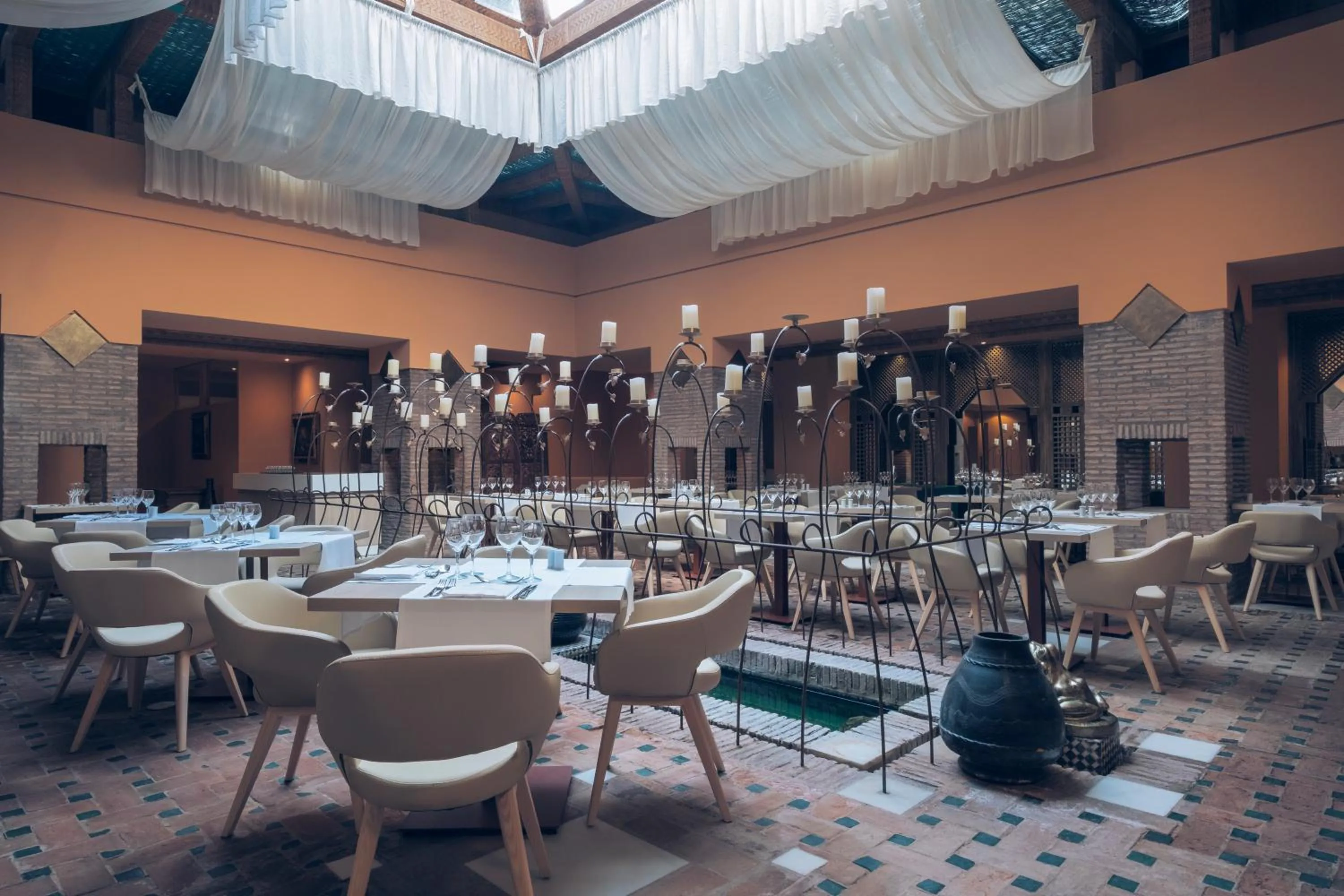 Restaurant/places to eat in Iberostar Selection Marbella Coral Beach