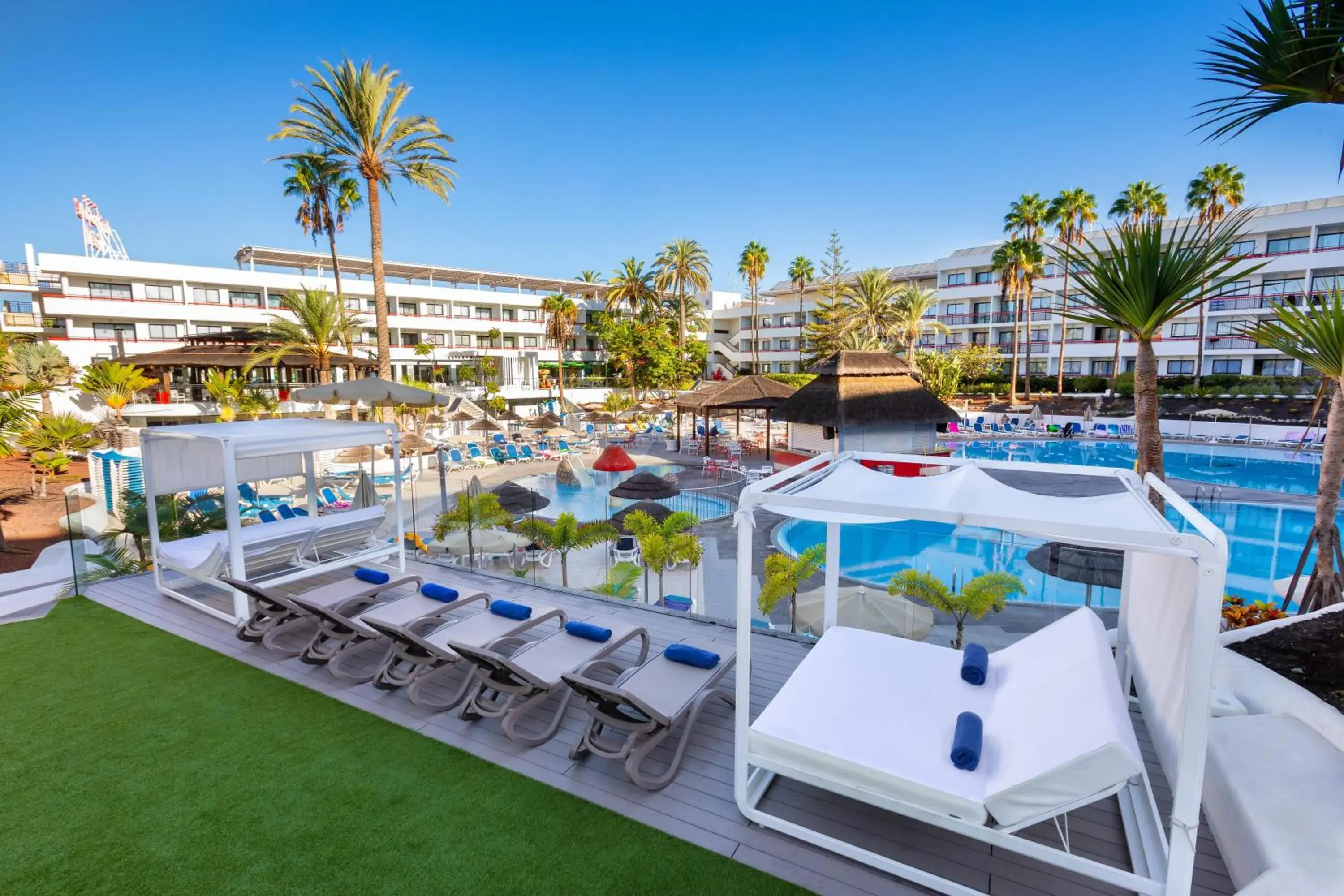 Property building in Alexandre La Siesta Property building in Alexandre La Siesta