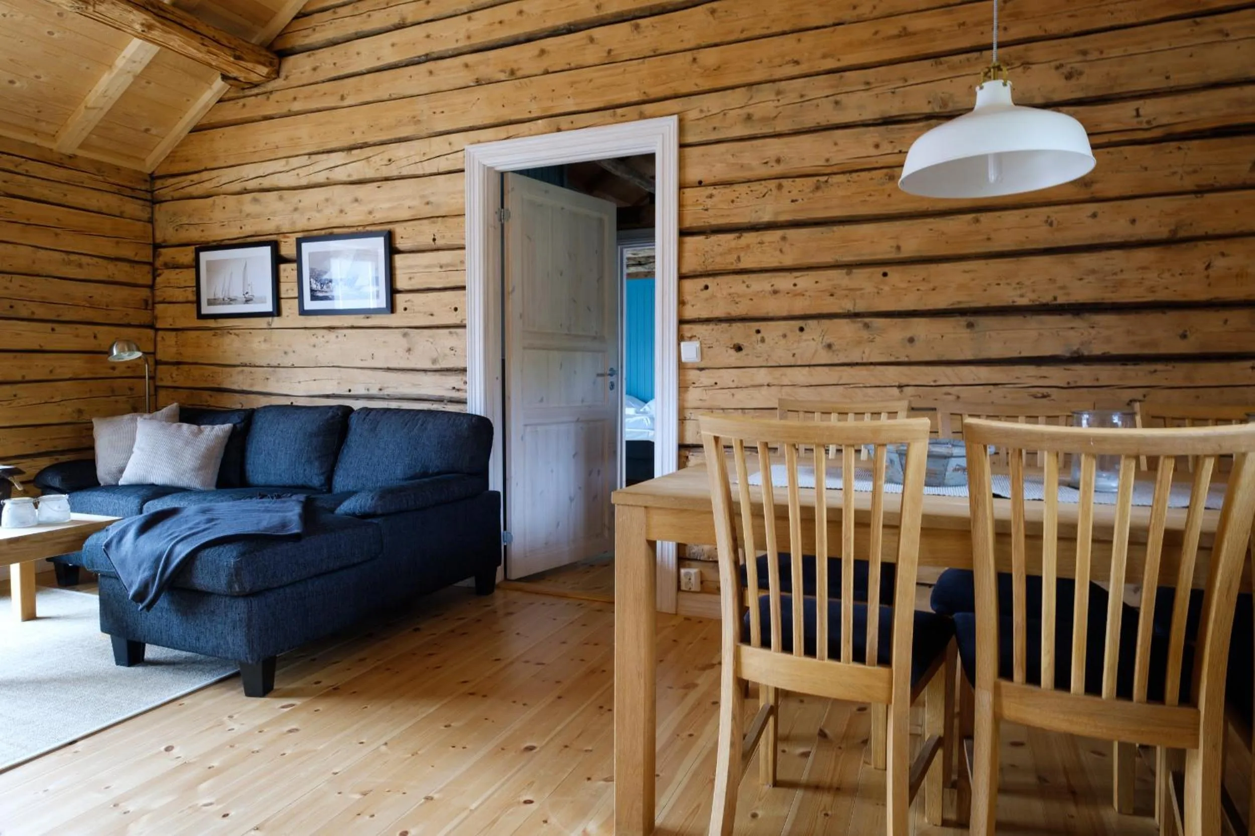 Living room in The Tide - Rorbuer