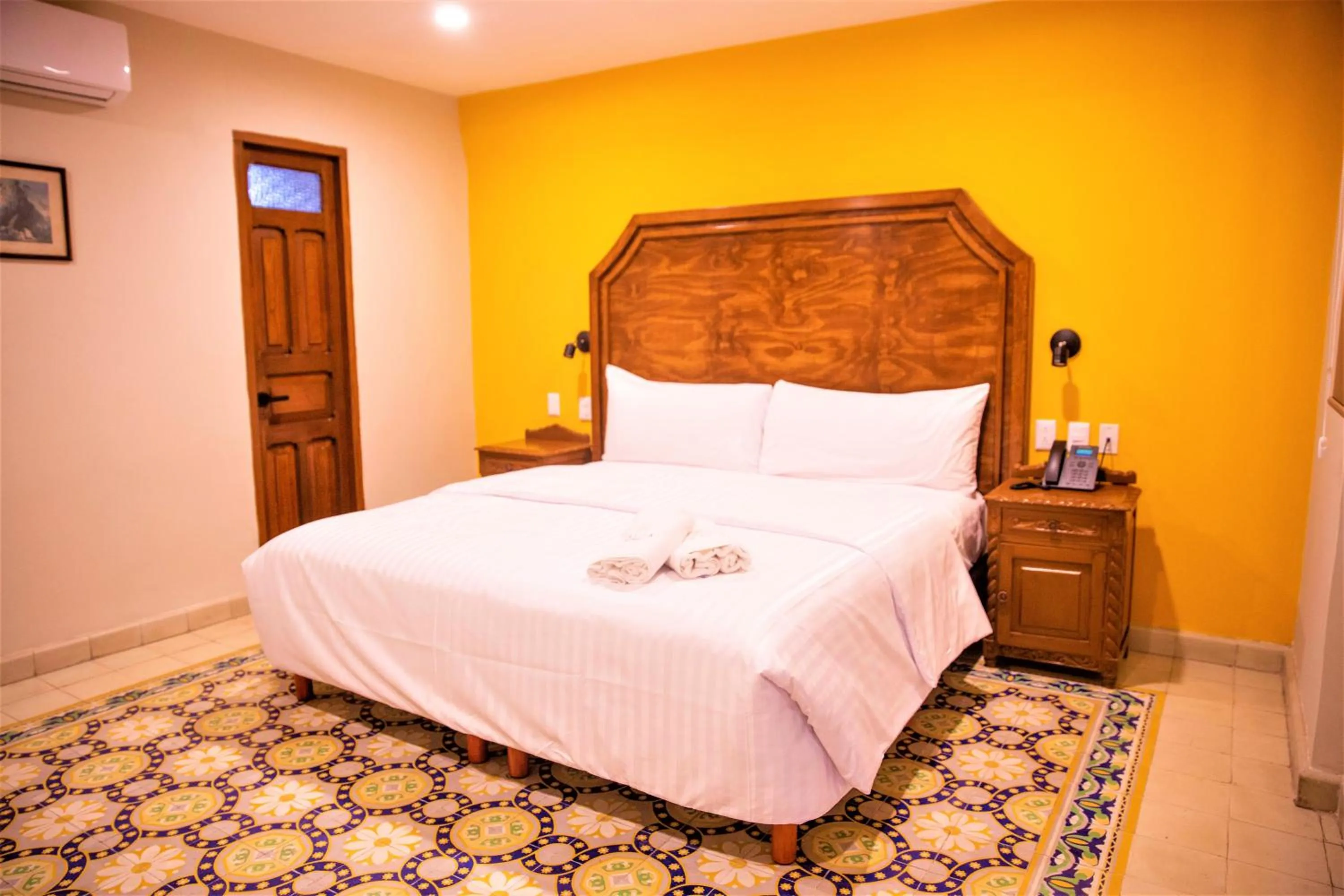 Bed in Hotel Real Toledo by Kavia