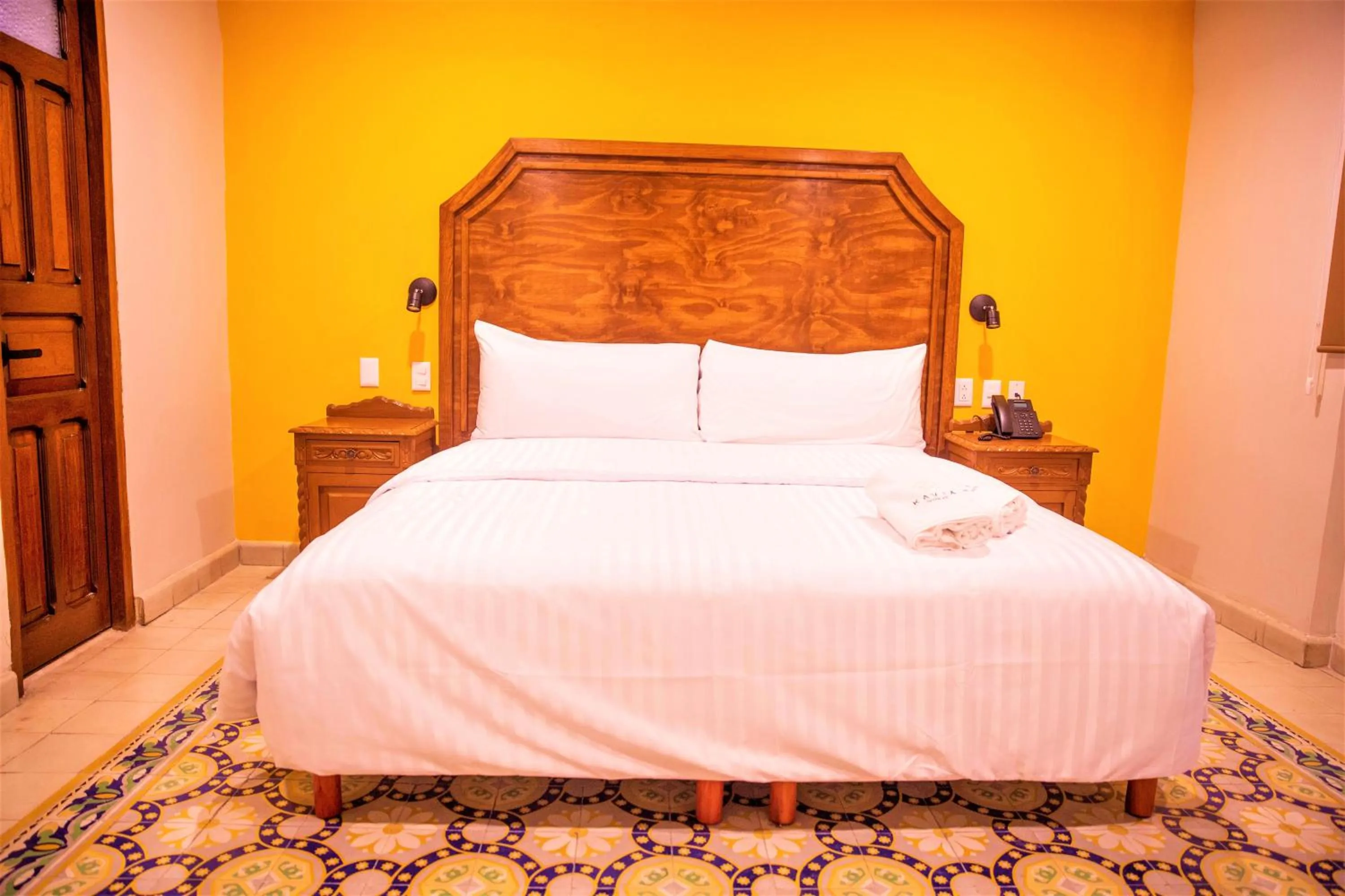 Photo of the whole room, Bed in Hotel Real Toledo by Kavia