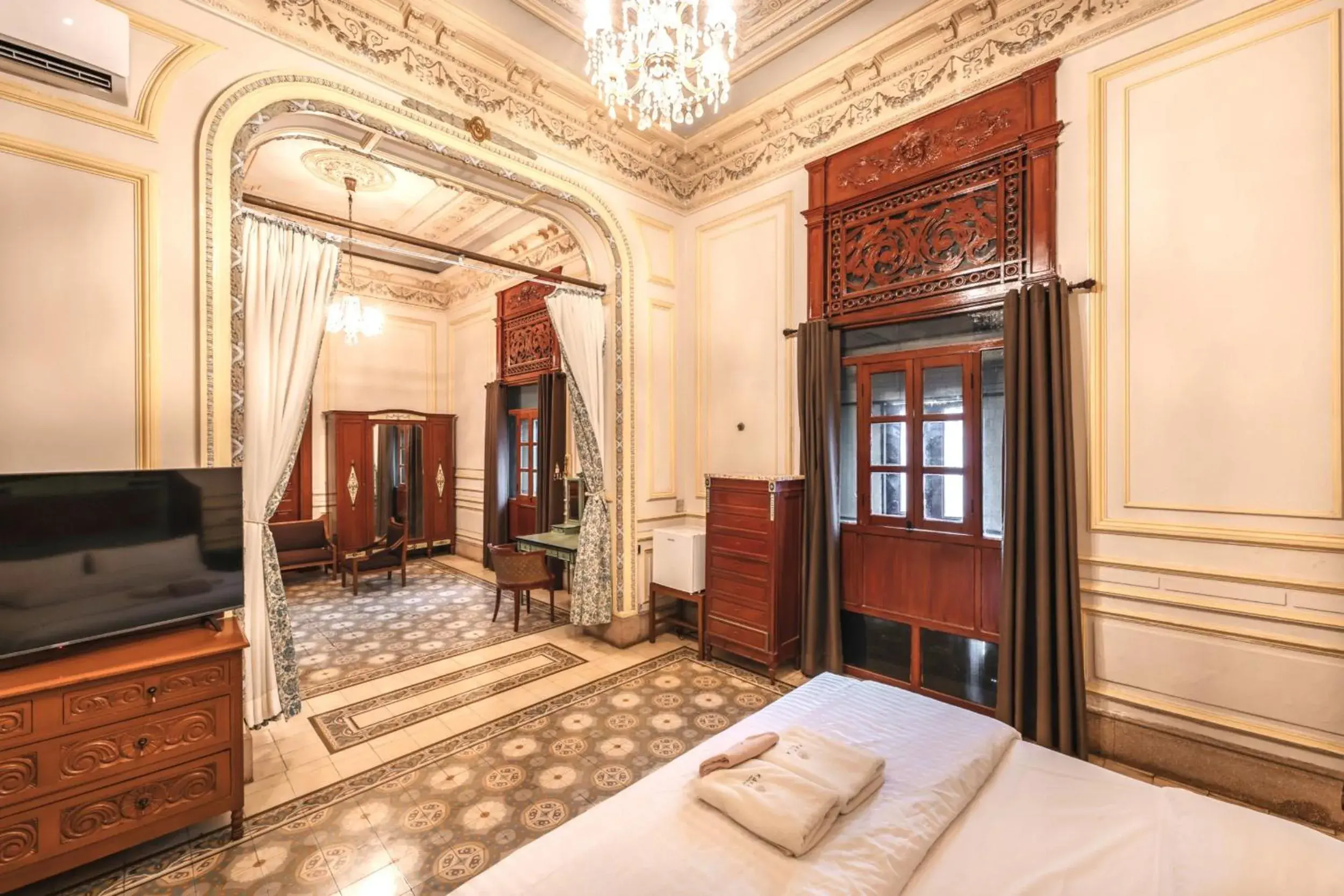 Photo of the whole room, Bed in Hotel Real Toledo by Kavia Photo of the whole room, Bed in Hotel Real Toledo by Kavia