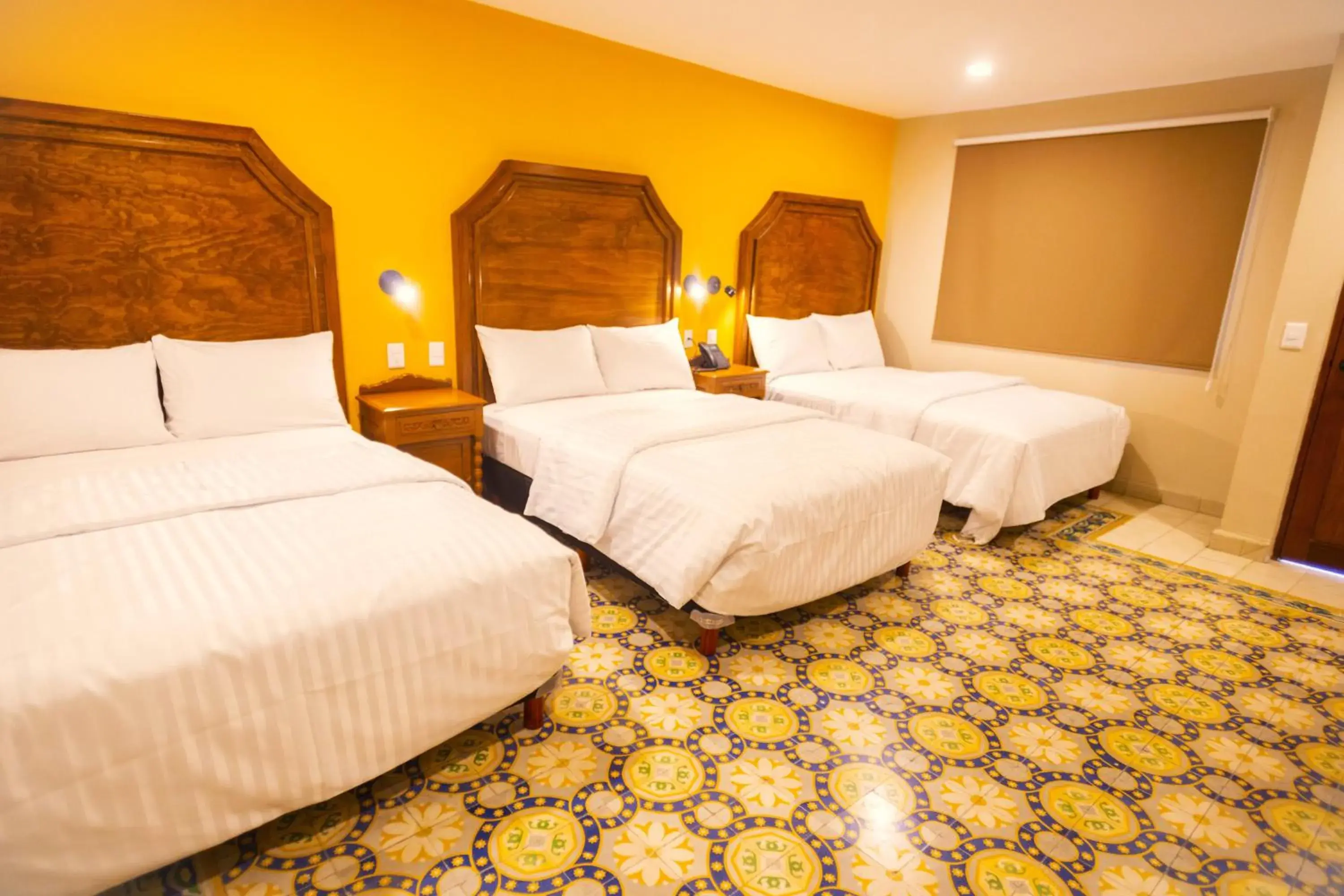 Standard Triple Room in Hotel Real Toledo by Kavia Standard Triple Room in Hotel Real Toledo by Kavia