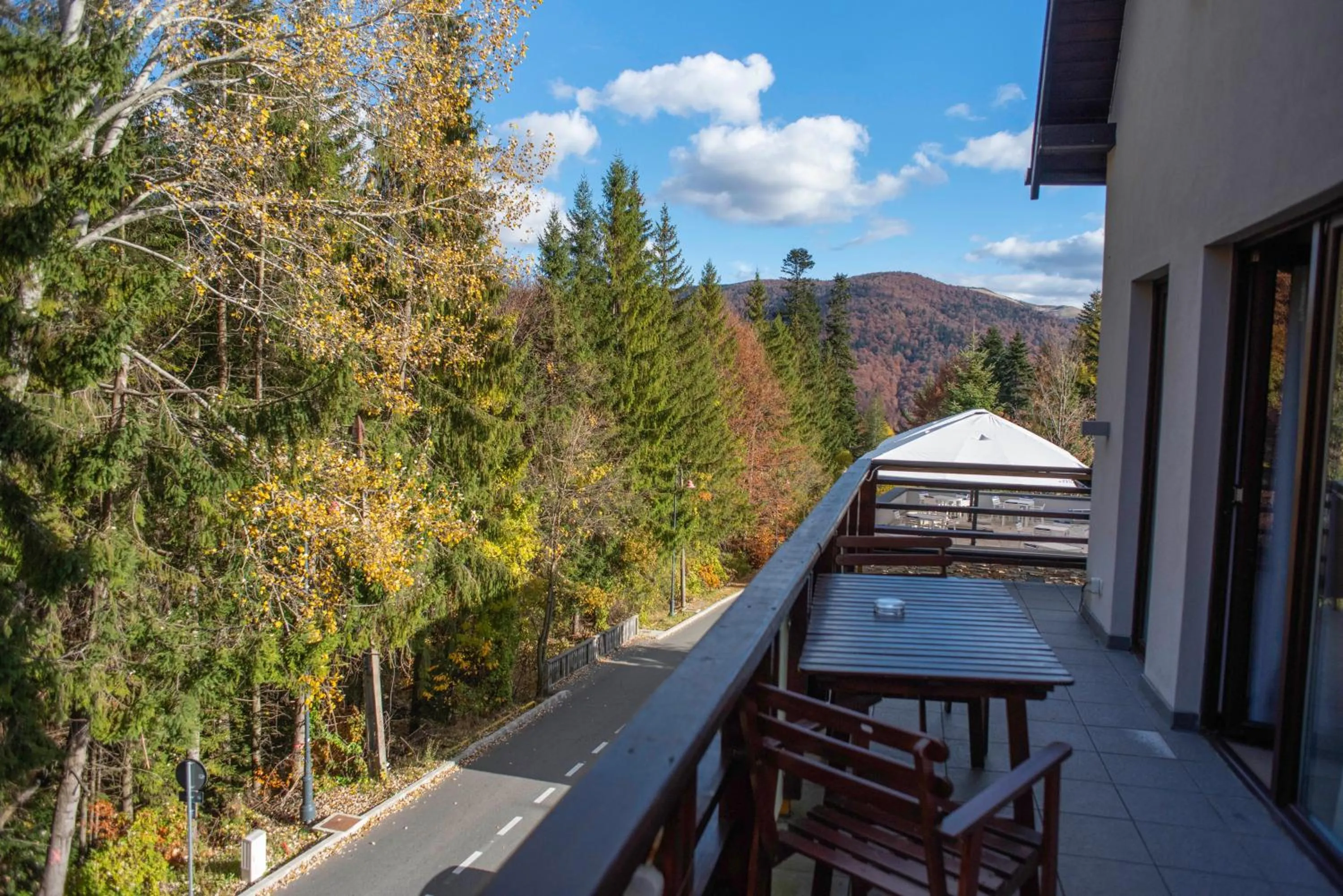 Property building in Paj Hotelul Retreat & Spa