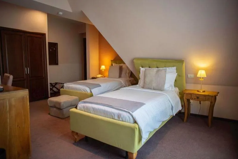 MADRID in Paj Hotelul Retreat & Spa