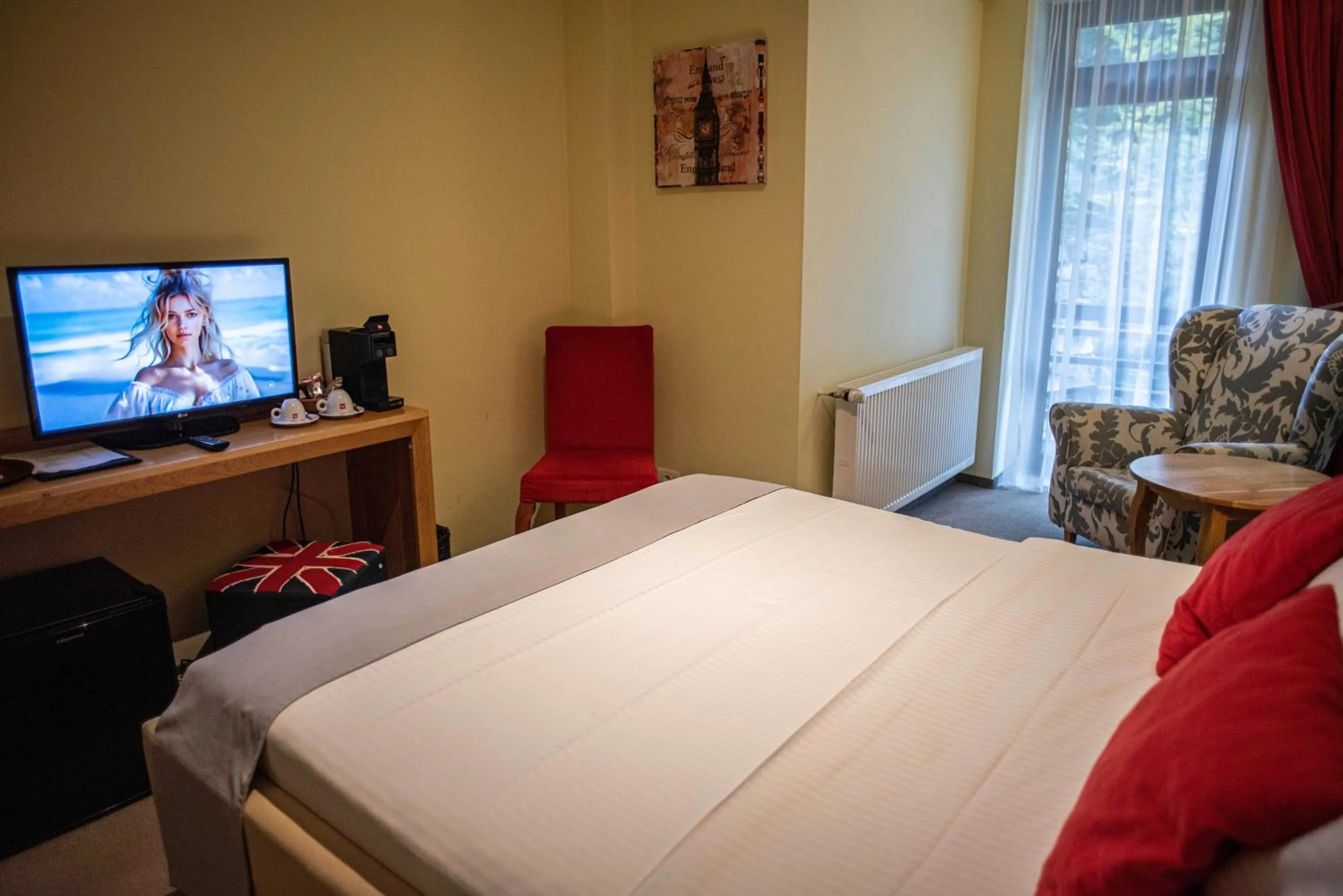 Photo of the whole room, Bed in Paj Hotelul Retreat & Spa