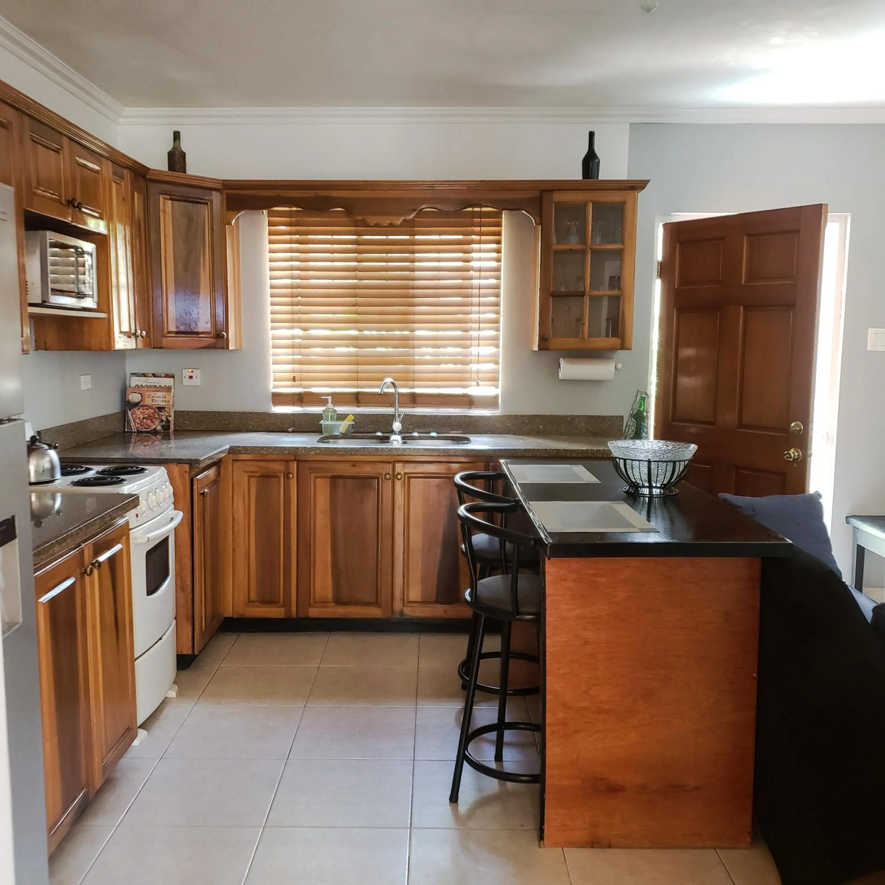 Kitchen or kitchenette in Comfortable & Secure Chateau