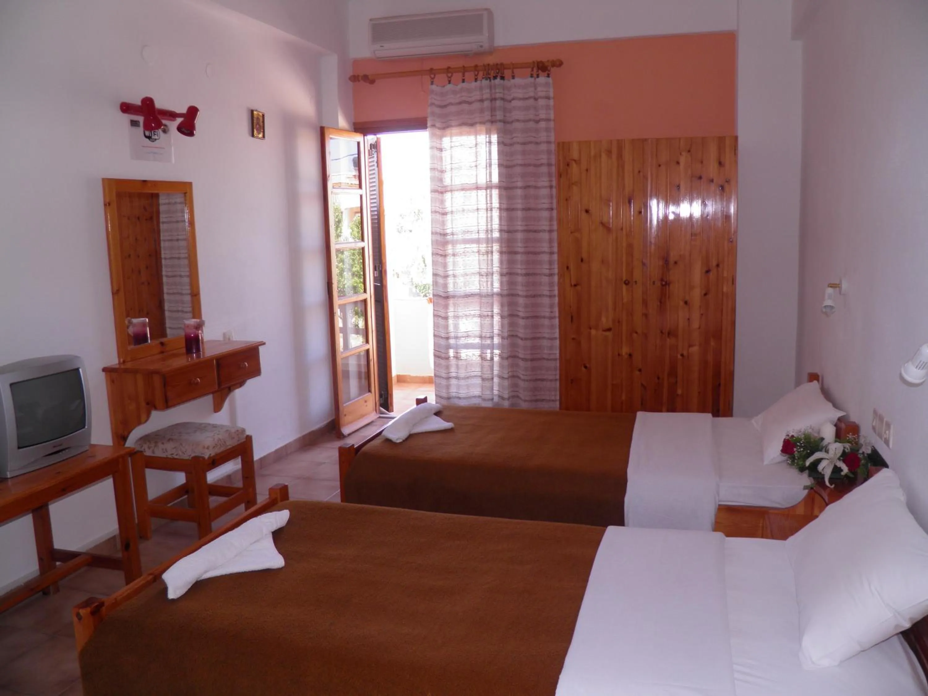 Bed in Galaxias Studios