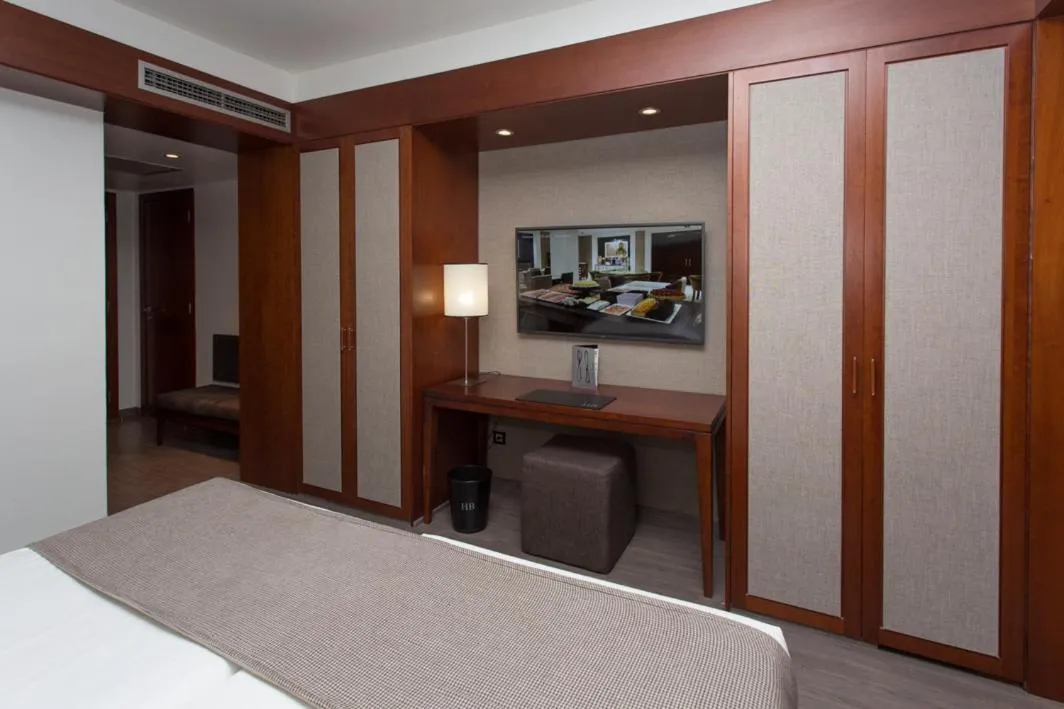 Photo of the whole room, Bed in Hotel Balmoral