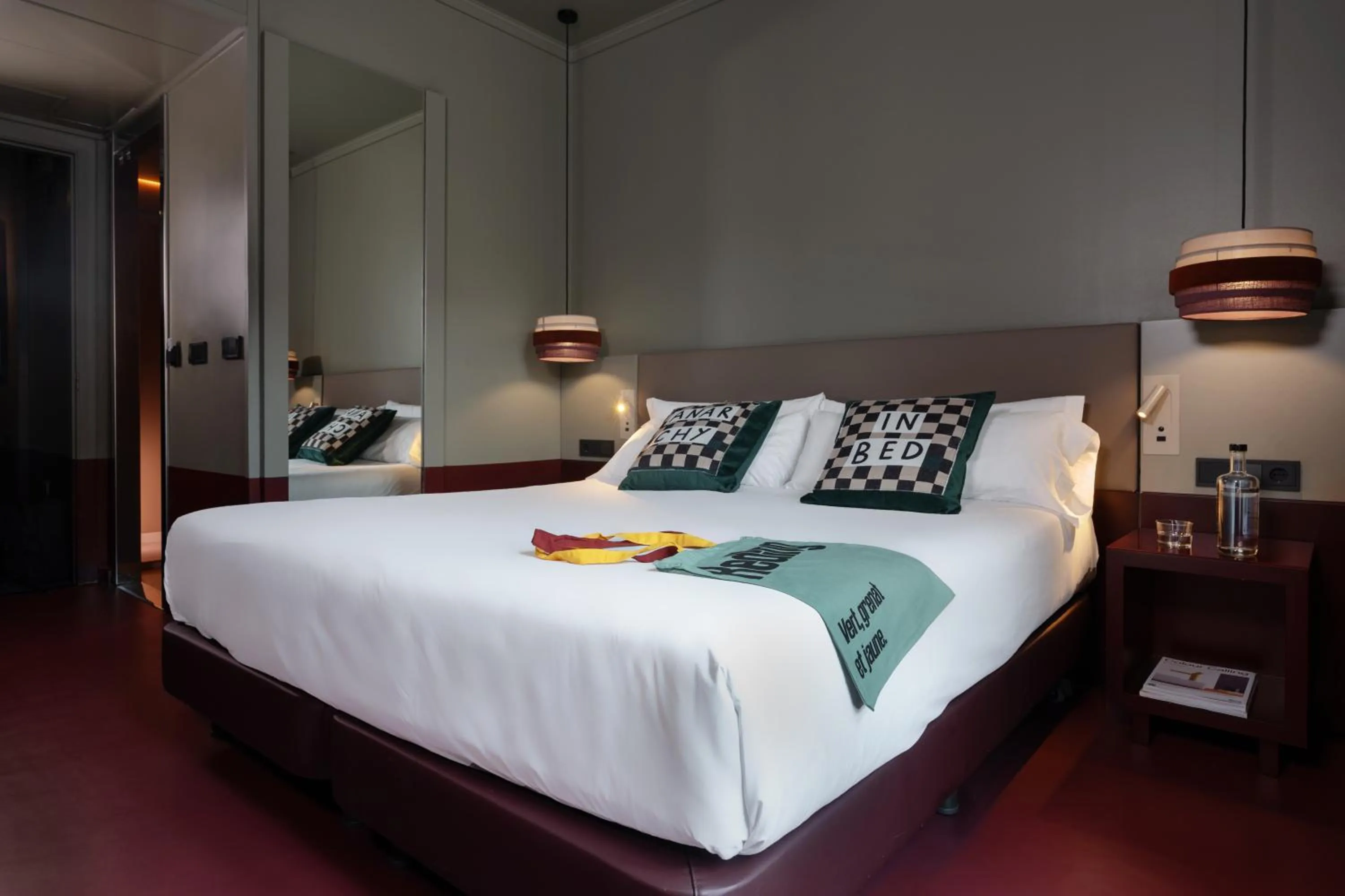 Photo of the whole room, Bed in chic&basic Reding