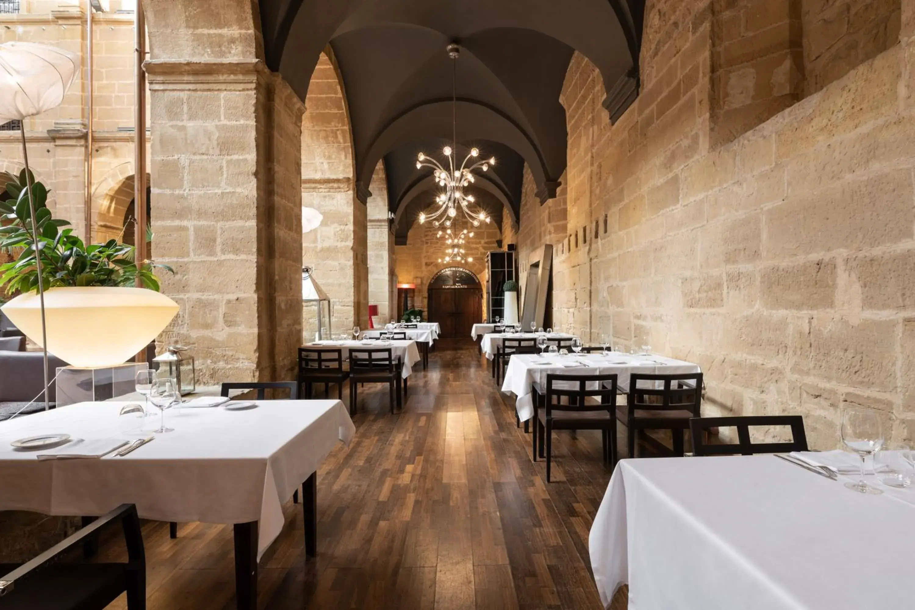 Restaurant/places to eat in Eurostars Los Agustinos Restaurant/places to eat in Eurostars Los Agustinos