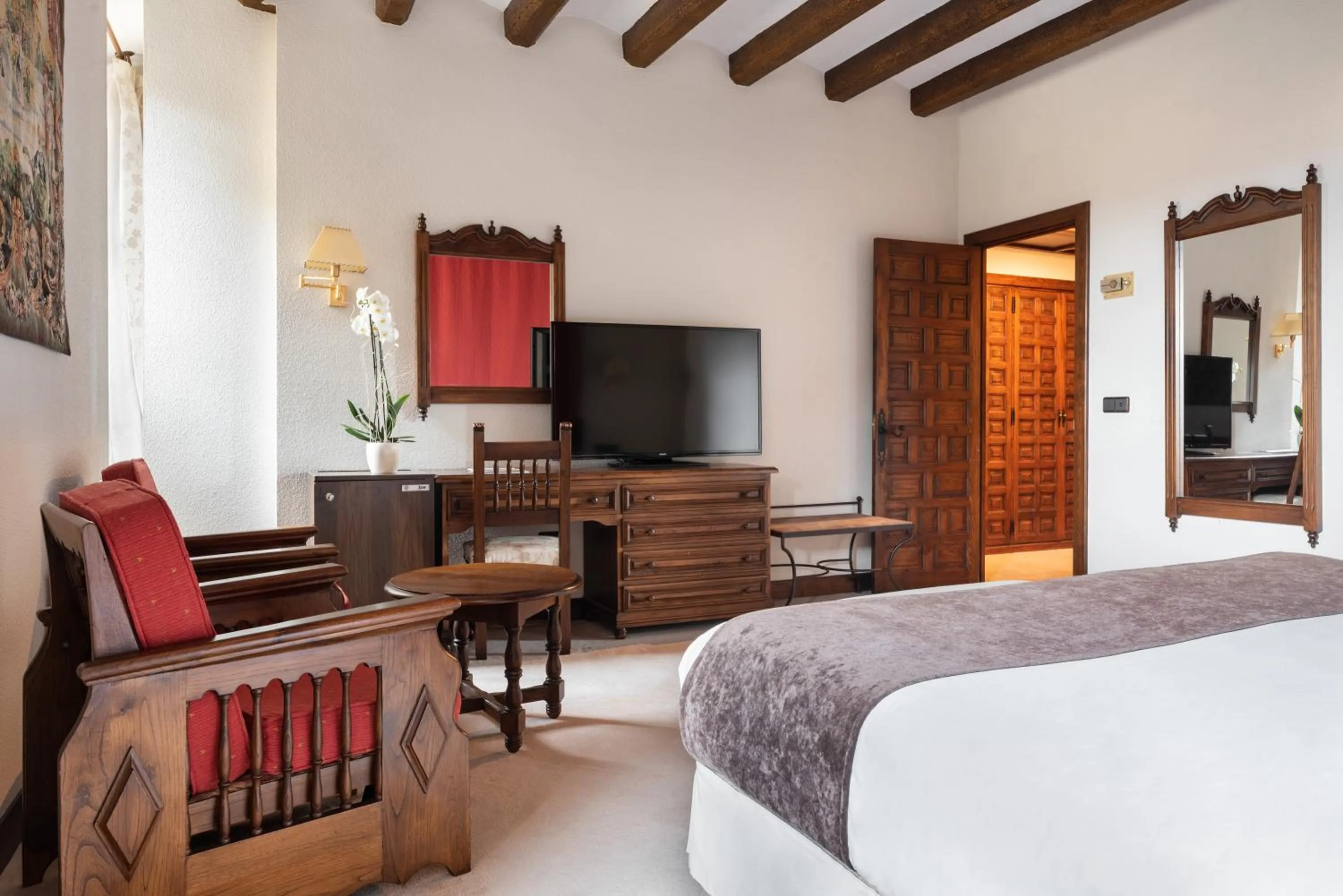 Bed in Eurostars Los Agustinos