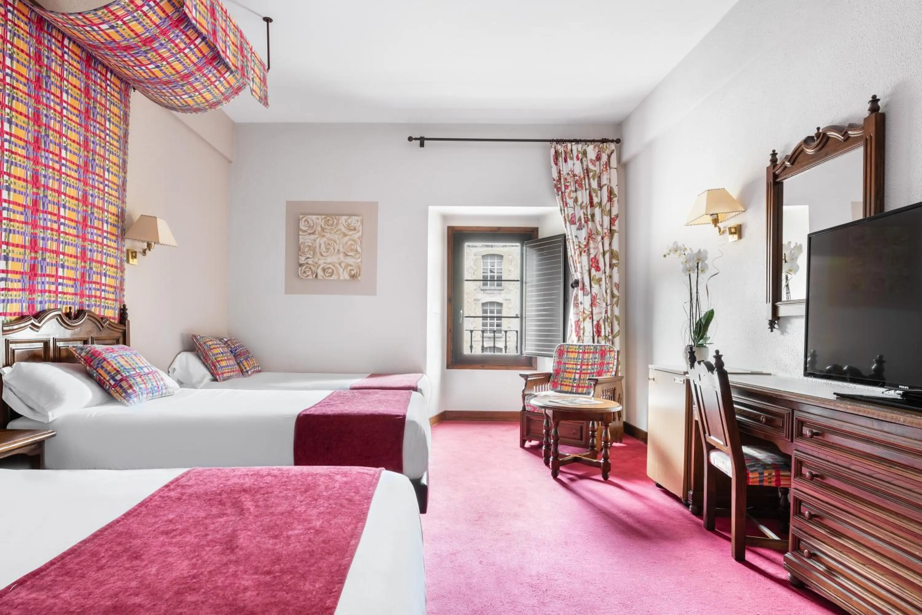 Bed in Eurostars Los Agustinos