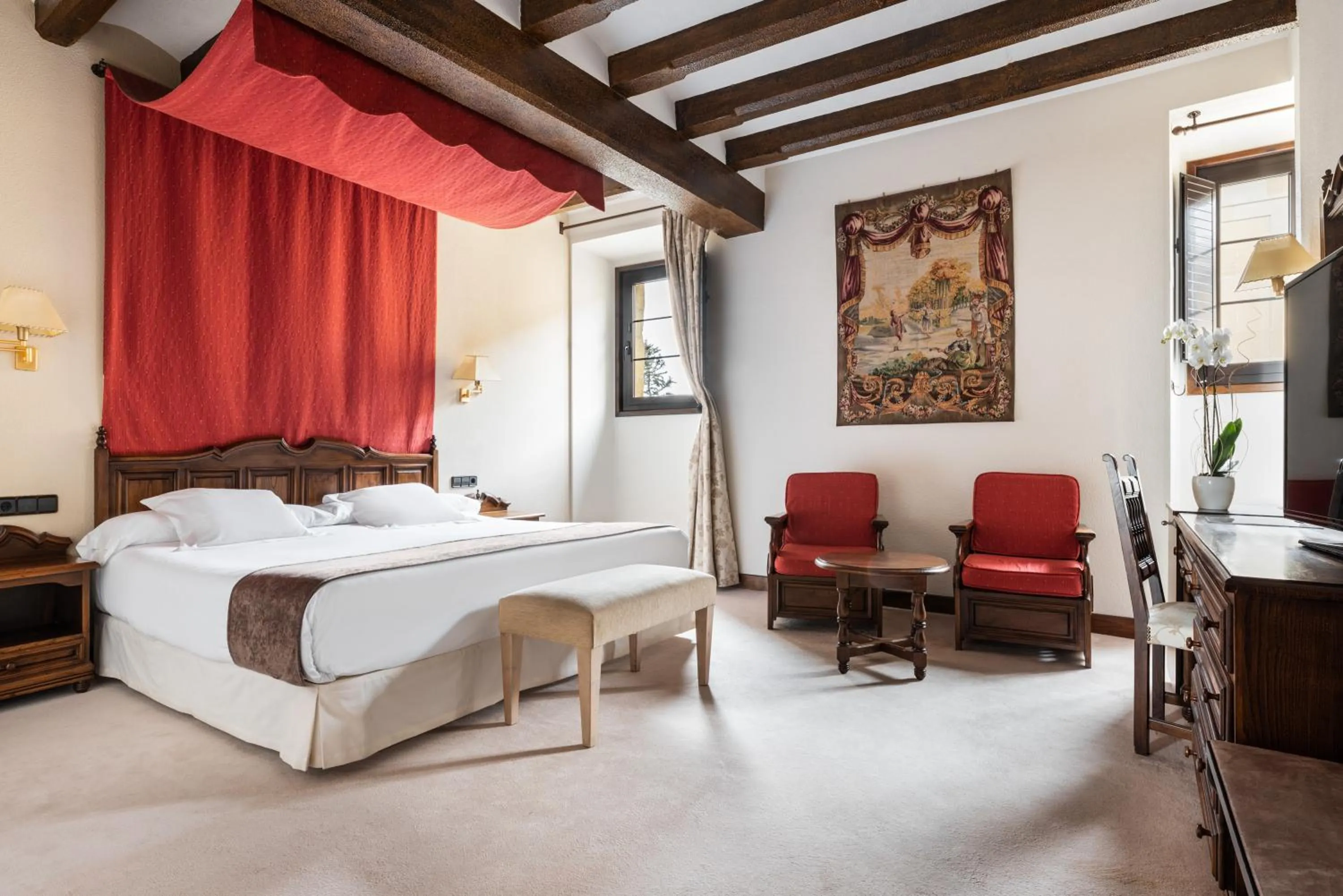 Bed in Eurostars Los Agustinos