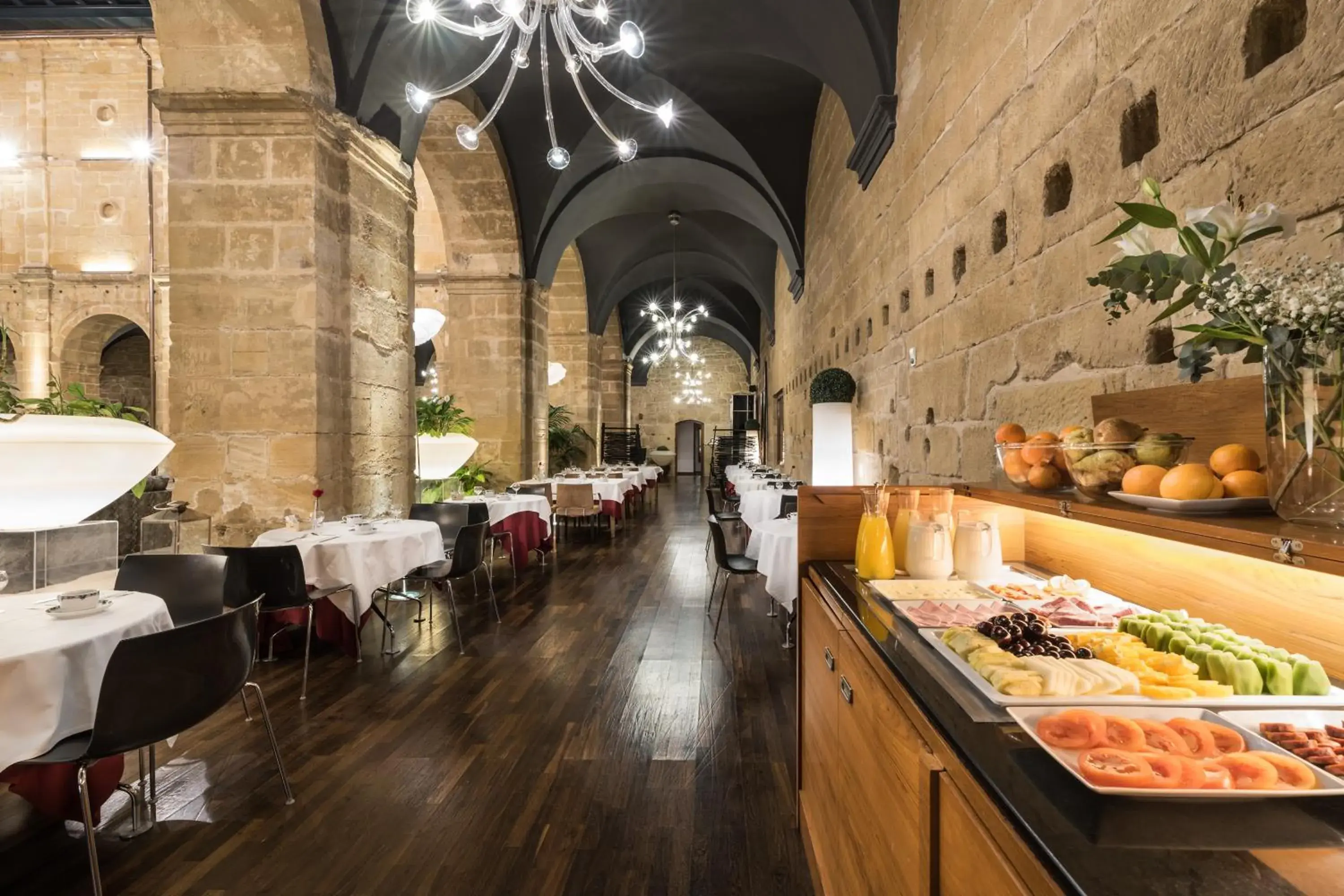 Restaurant/places to eat in Eurostars Los Agustinos Restaurant/places to eat in Eurostars Los Agustinos