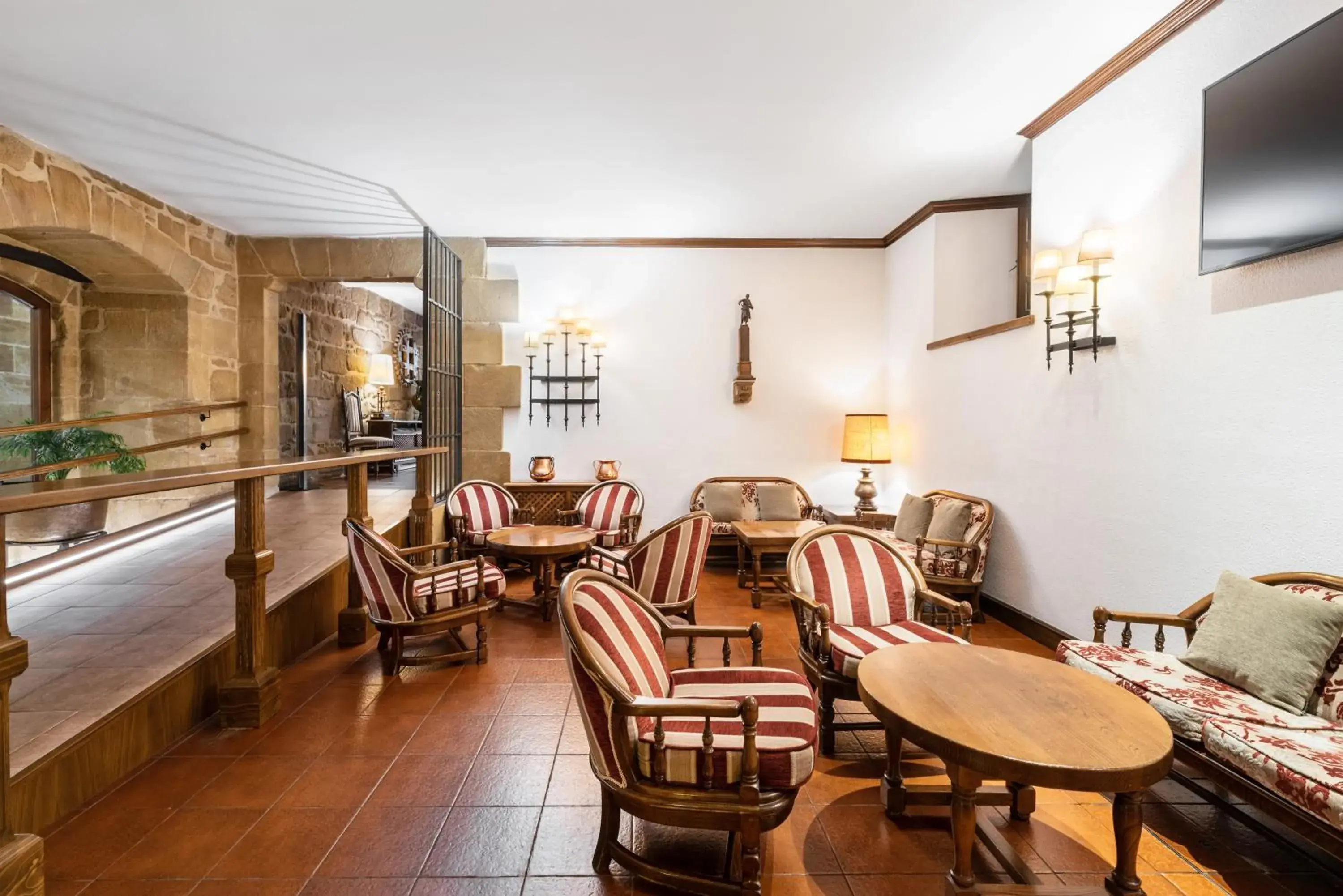 Lounge or bar in Eurostars Los Agustinos Lounge or bar in Eurostars Los Agustinos