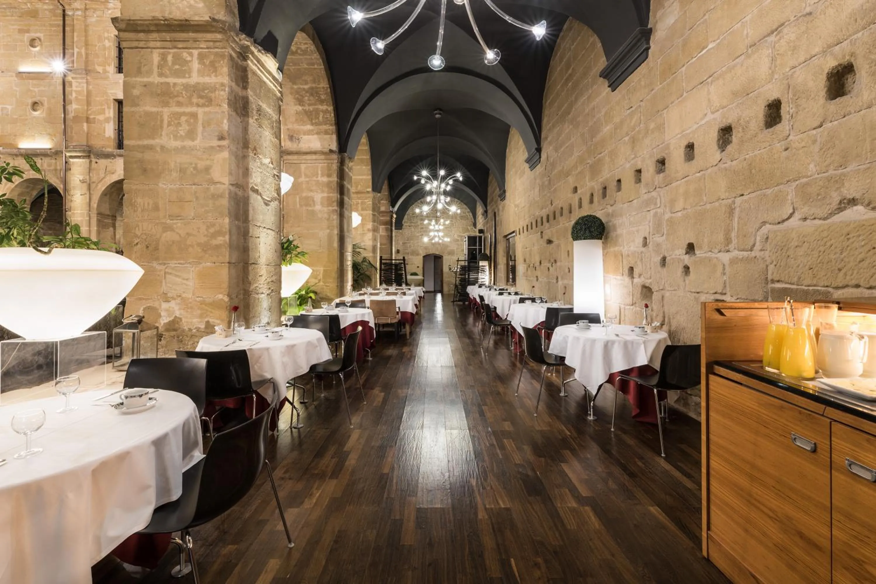 Restaurant/places to eat in Eurostars Los Agustinos