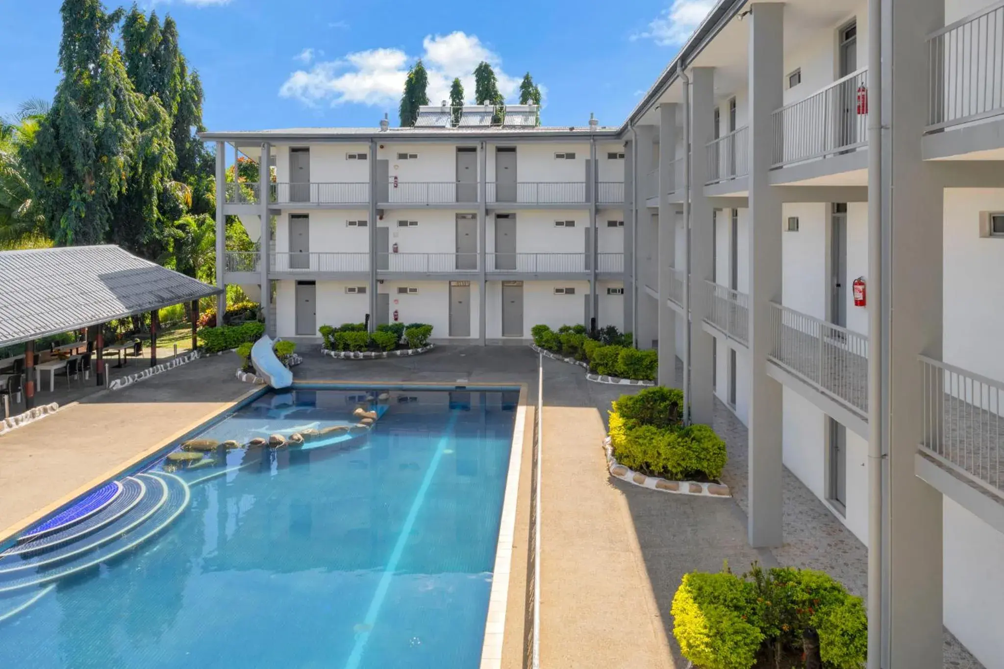 Swimming pool in Trans International Hotel Swimming pool in Trans International Hotel