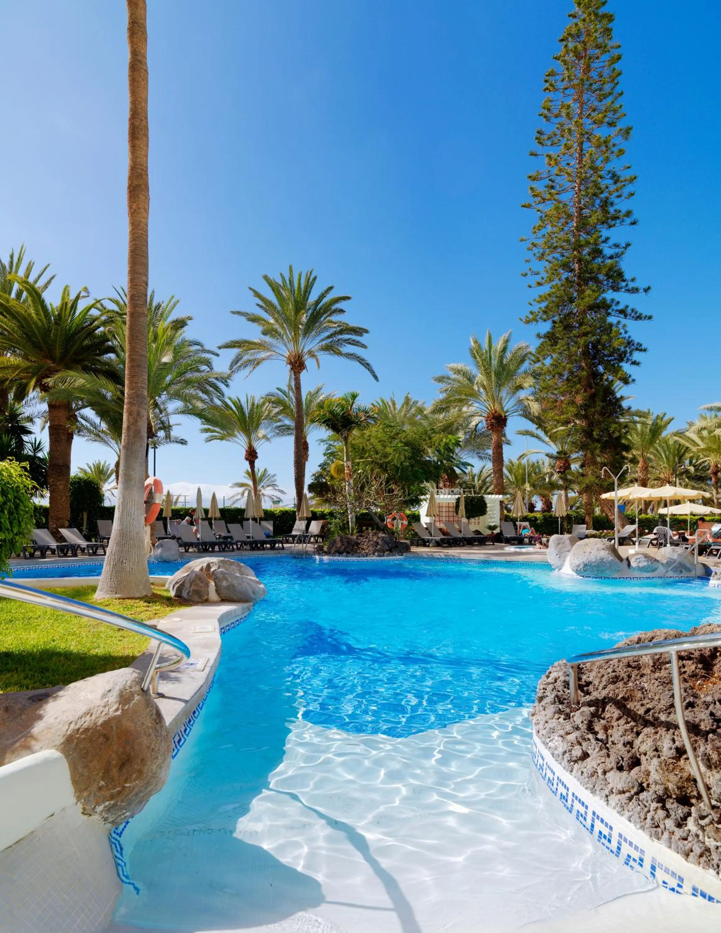 Swimming pool in Boutique Hotel H10 Big Sur - Adults Only