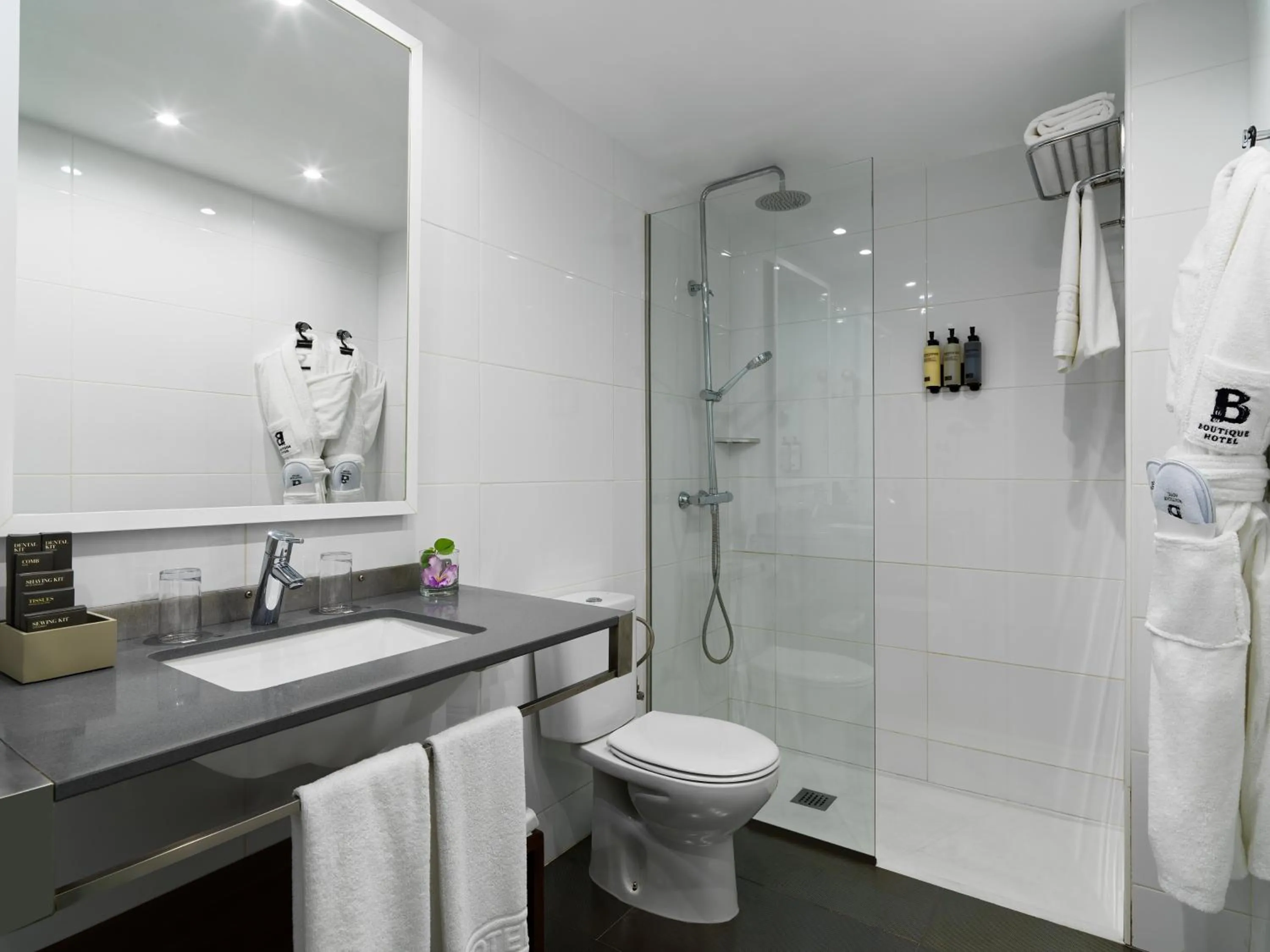 Shower in Boutique Hotel H10 White Suites - Adults Only