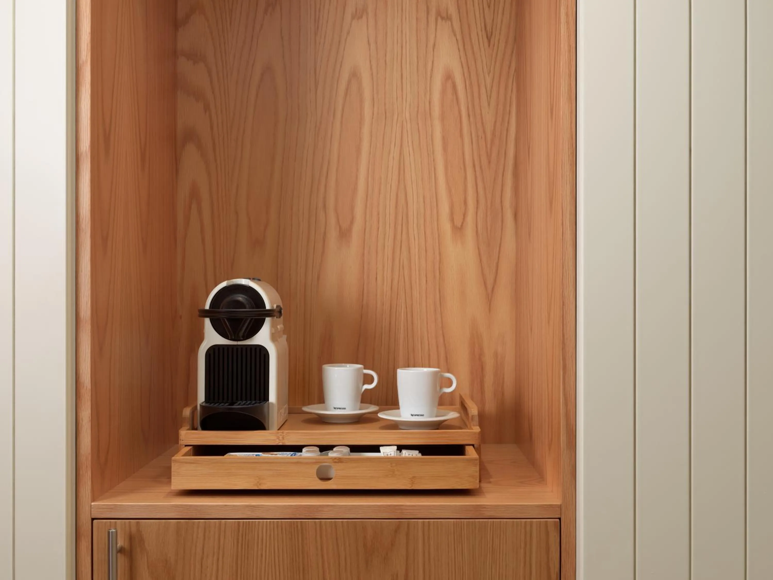 Coffee/tea facilities in Boutique Hotel H10 White Suites - Adults Only