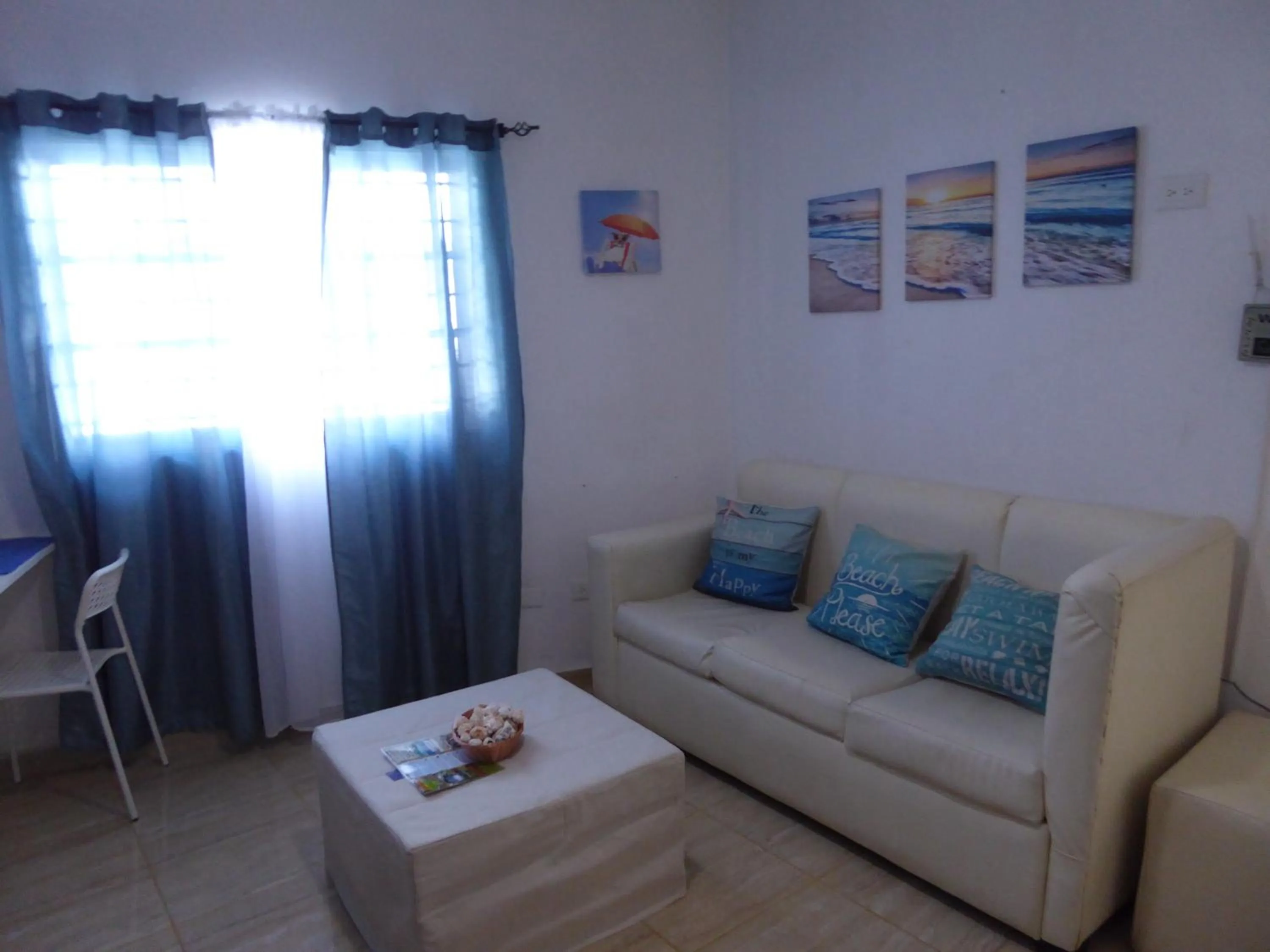 Living room in CortLang Vacation Rentals, El Pueblito