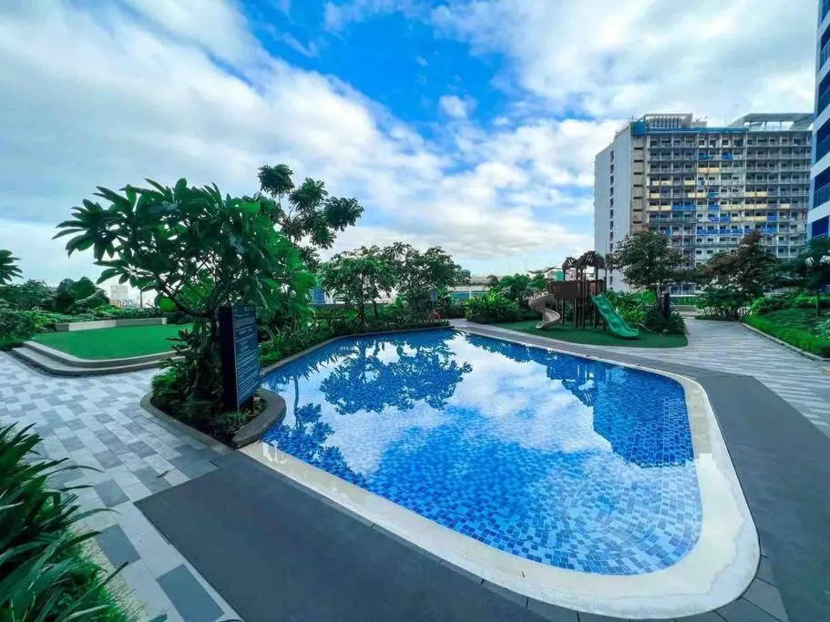 Air Residences - 1Bedroom Unit with Balcony - Wifi & Netflix