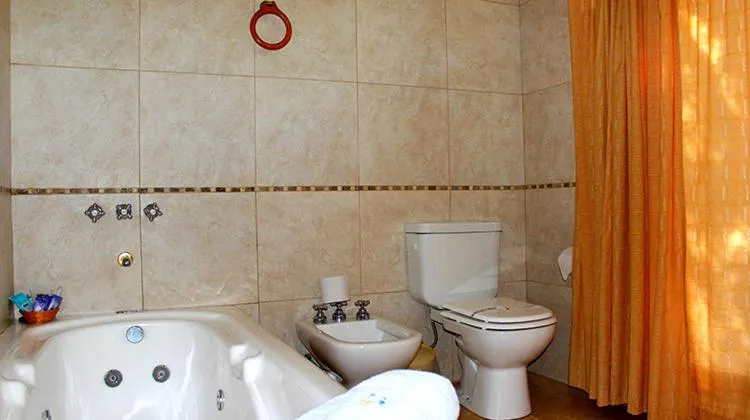 Bathroom in Hostería y Cabañas Altamar De Las Pampas