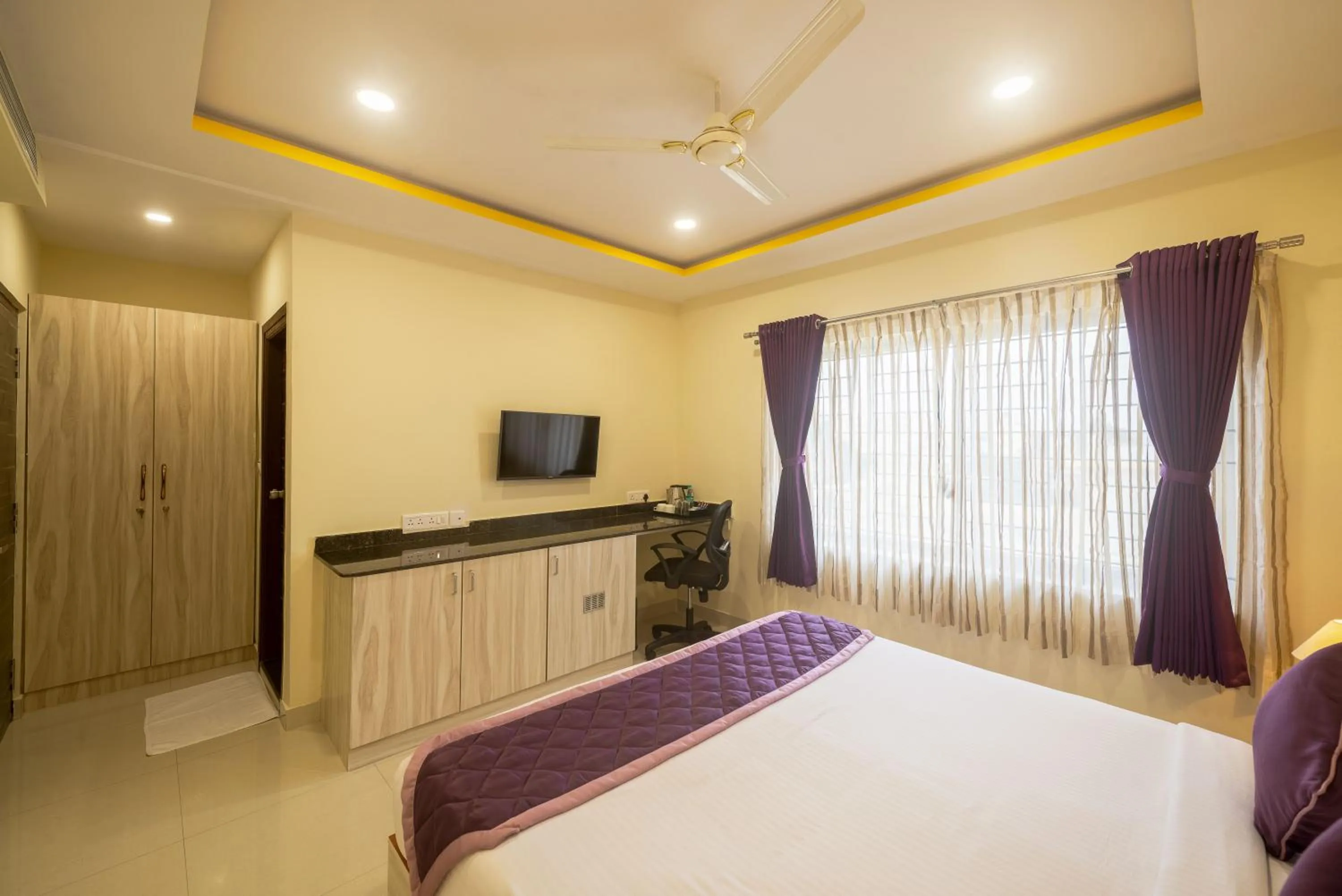Bed in Zenith Hotels Hebbal Bangalore