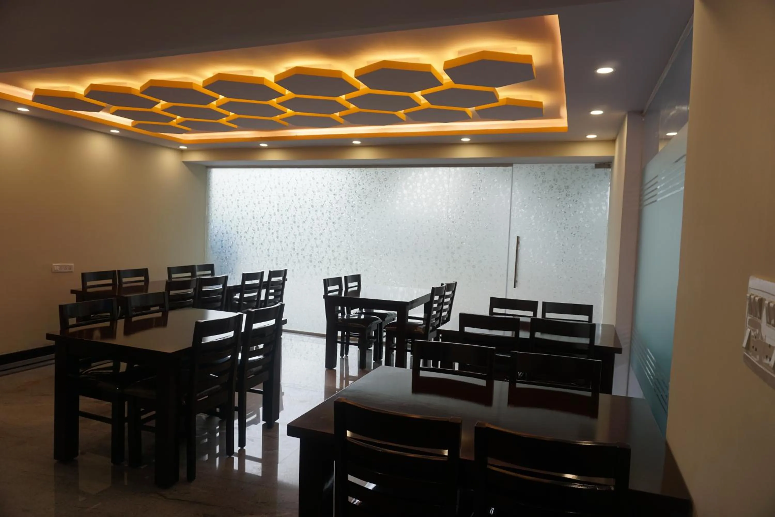 Restaurant/places to eat in Zenith Hotels Hebbal Bangalore