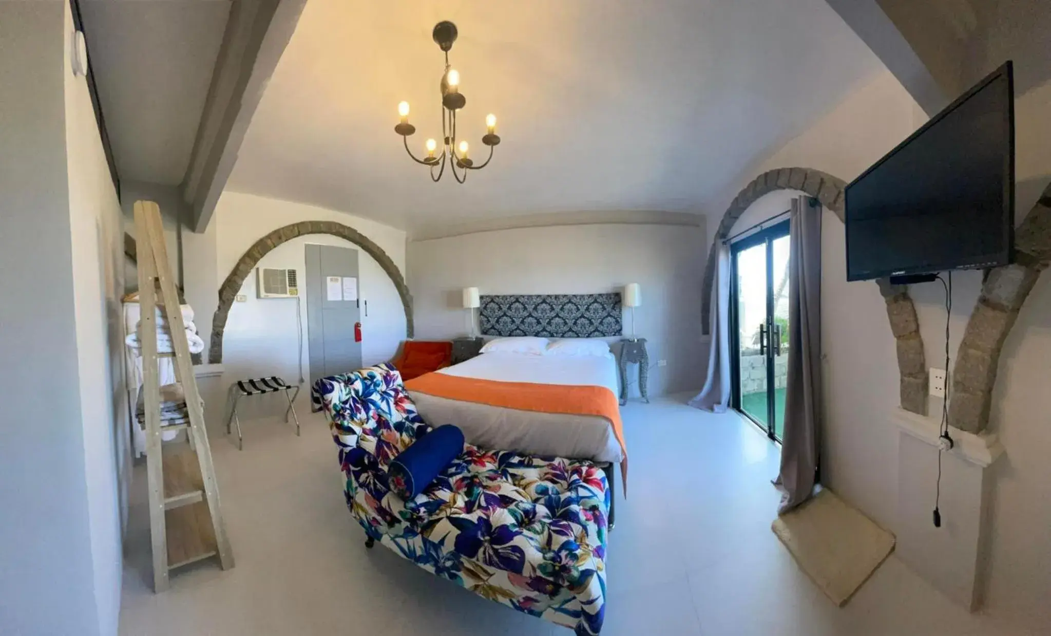 Superior Suite with Sea View in Sunbloom Beachfront Hotel and Restaurant Zambales Superior Suite with Sea View in Sunbloom Beachfront Hotel and Restaurant Zambales