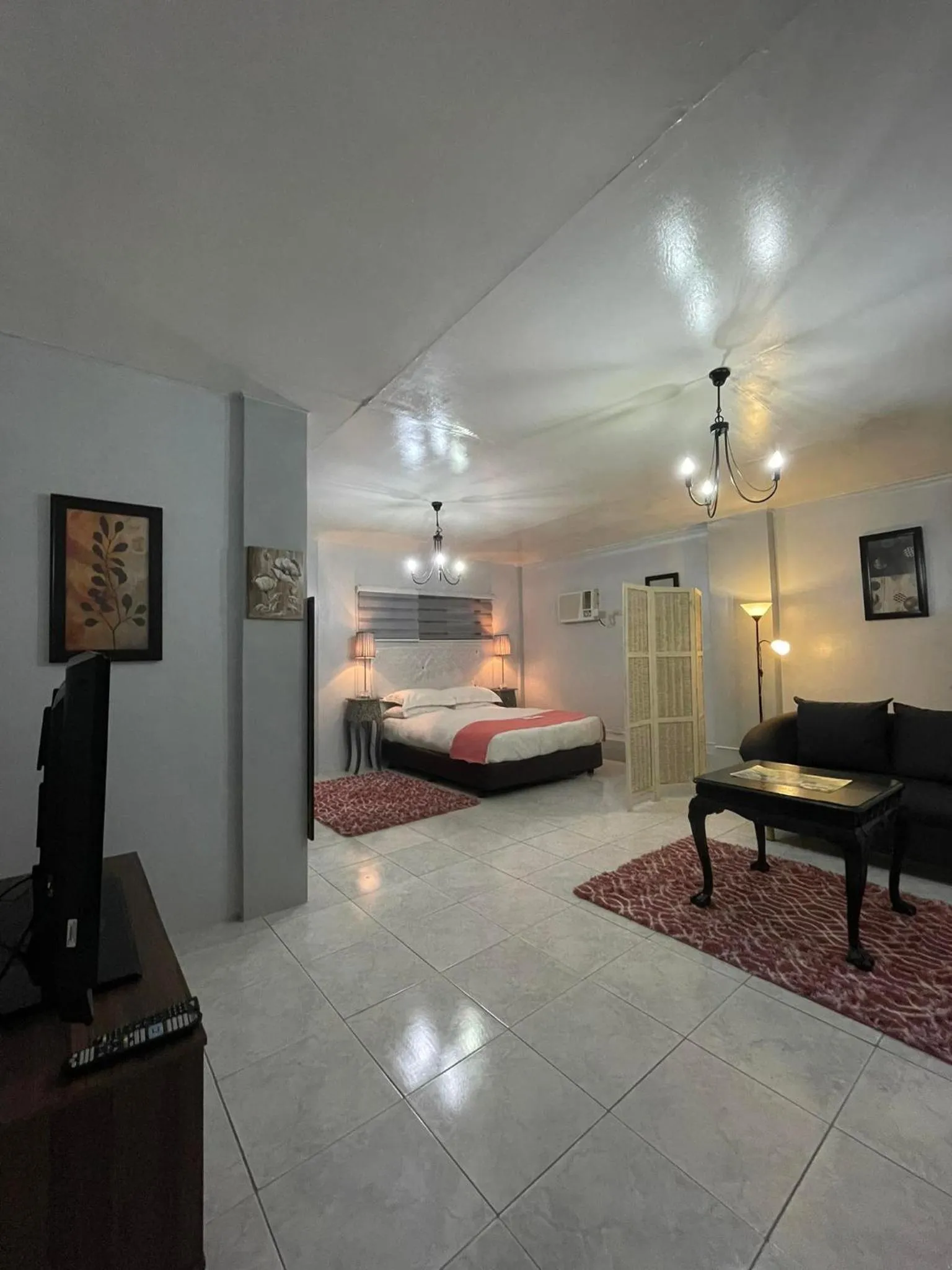 Bed in Sunbloom Beachfront Hotel and Restaurant Zambales