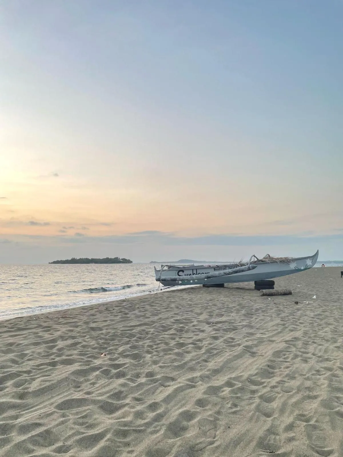 Sunbloom Beachfront Hotel and Restaurant Zambales