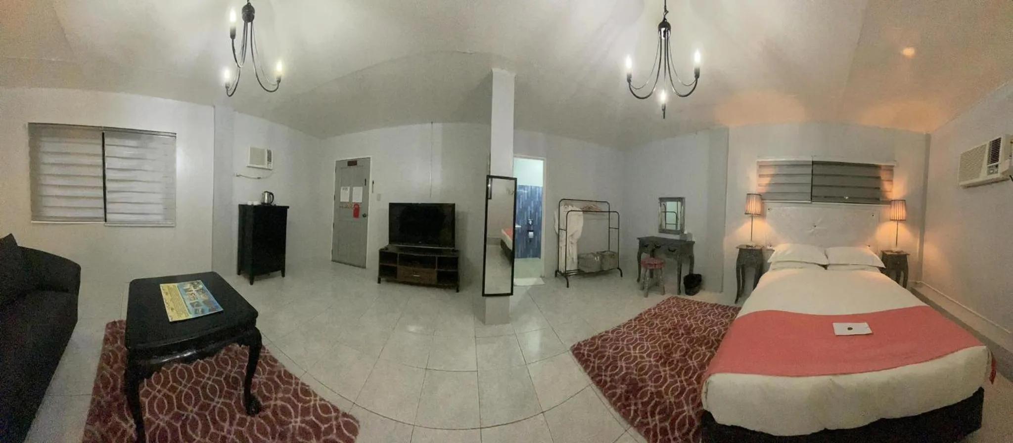 Bed in Sunbloom Beachfront Hotel and Restaurant Zambales