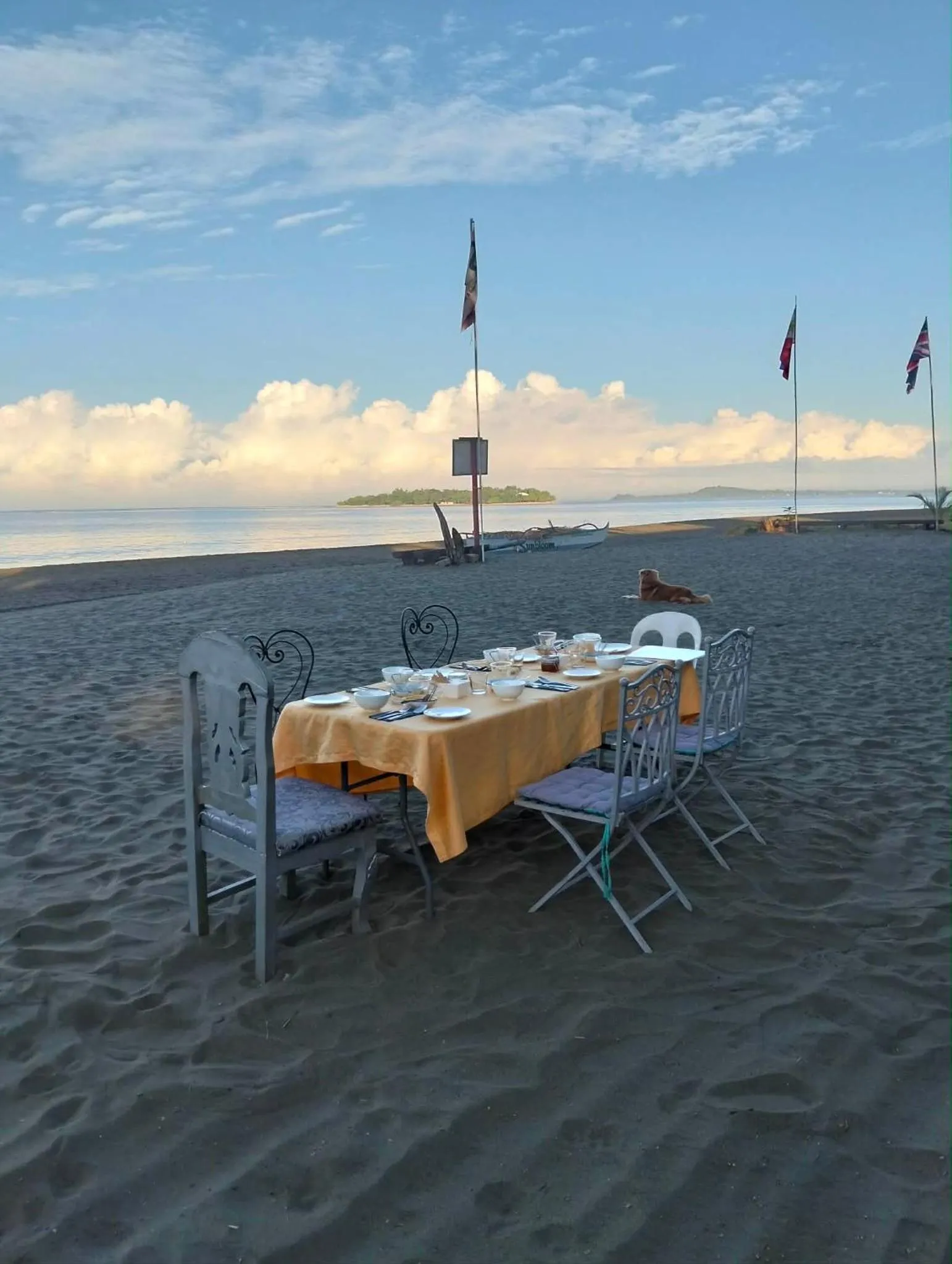 Sunbloom Beachfront Hotel and Restaurant Zambales