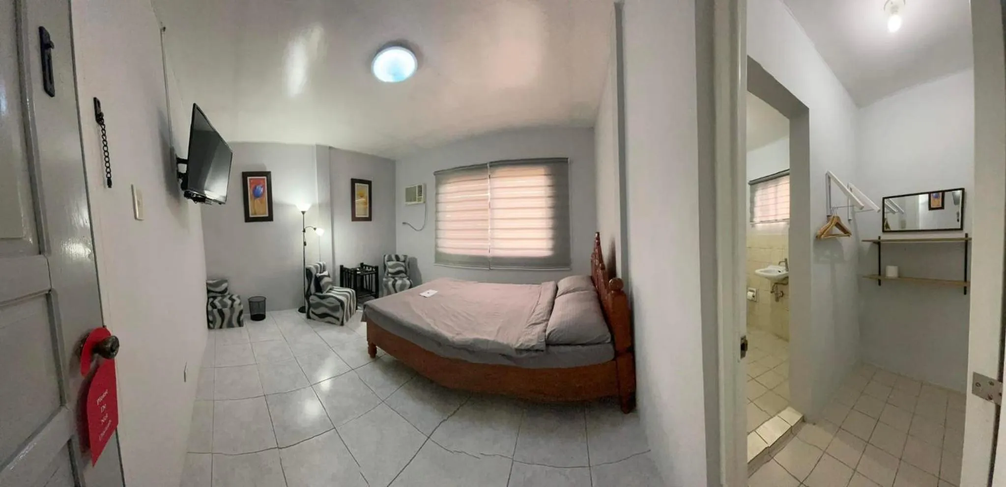 Bed in Sunbloom Beachfront Hotel and Restaurant Zambales