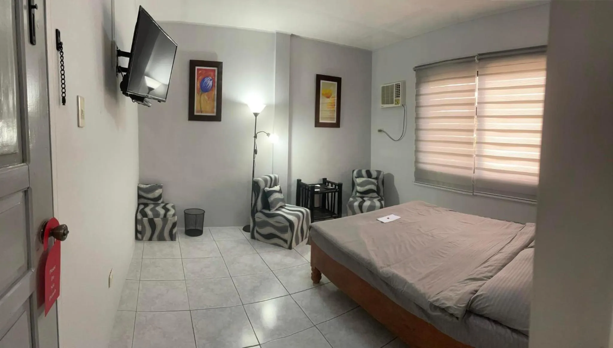 Bed in Sunbloom Beachfront Hotel and Restaurant Zambales