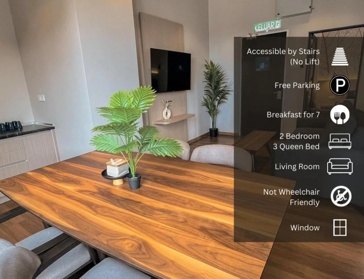 Bedroom in Hotel Brynton at Cameron Centrum Mall