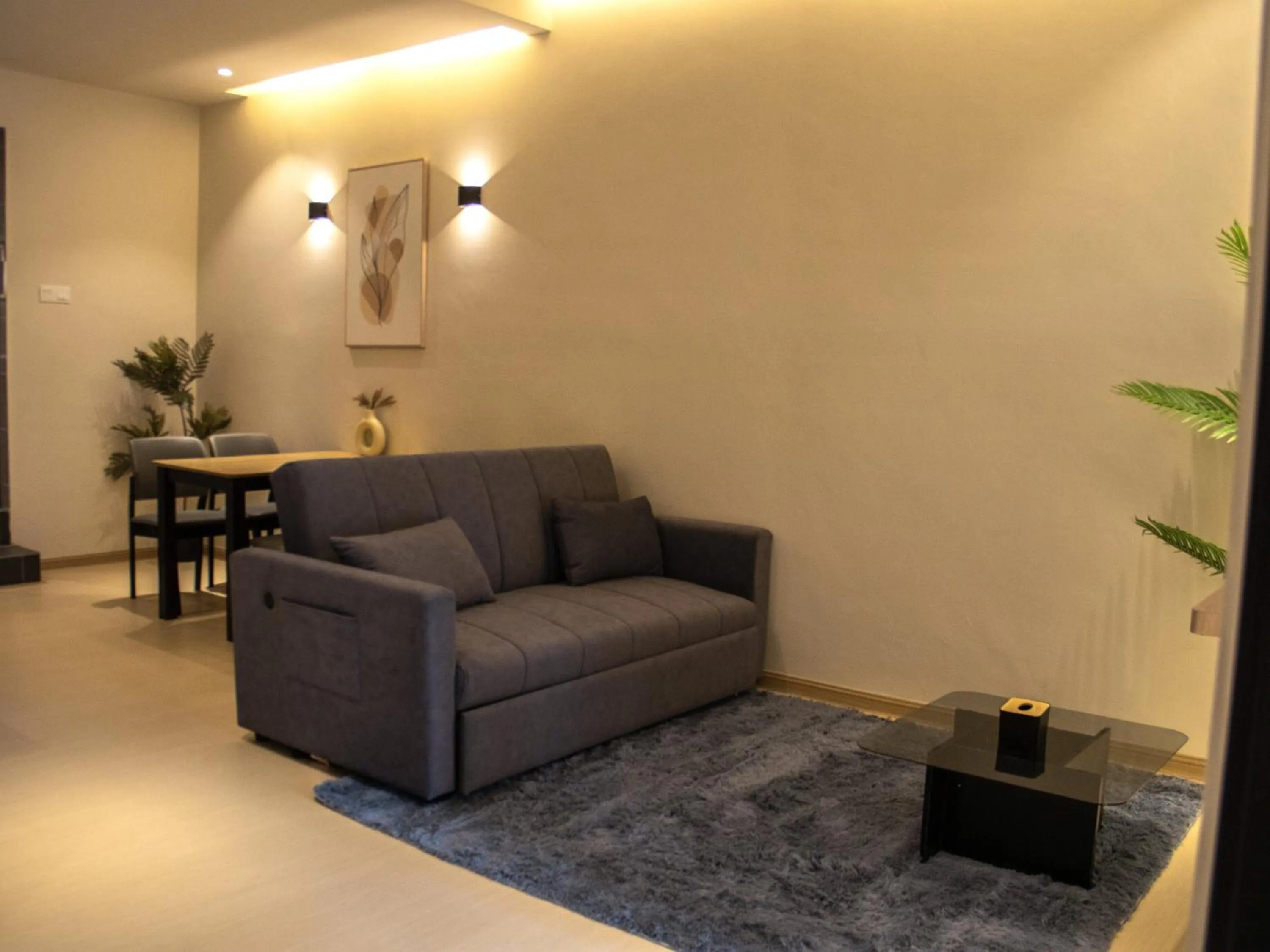 Living room in Hotel Brynton at Cameron Centrum Mall