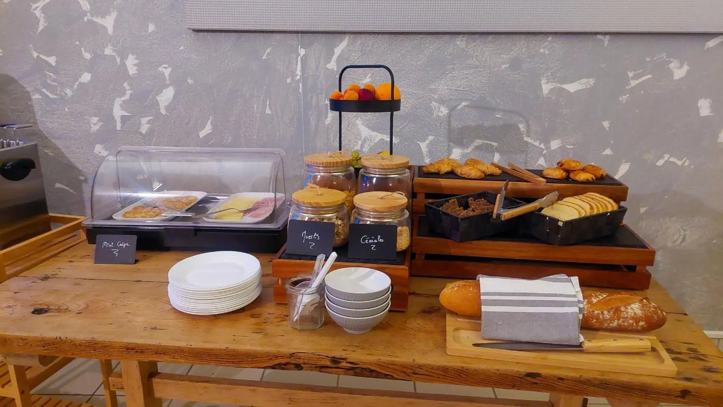 Continental breakfast in Logis hôtel restaurant Le clos saint loup Continental breakfast in Logis hôtel restaurant Le clos saint loup