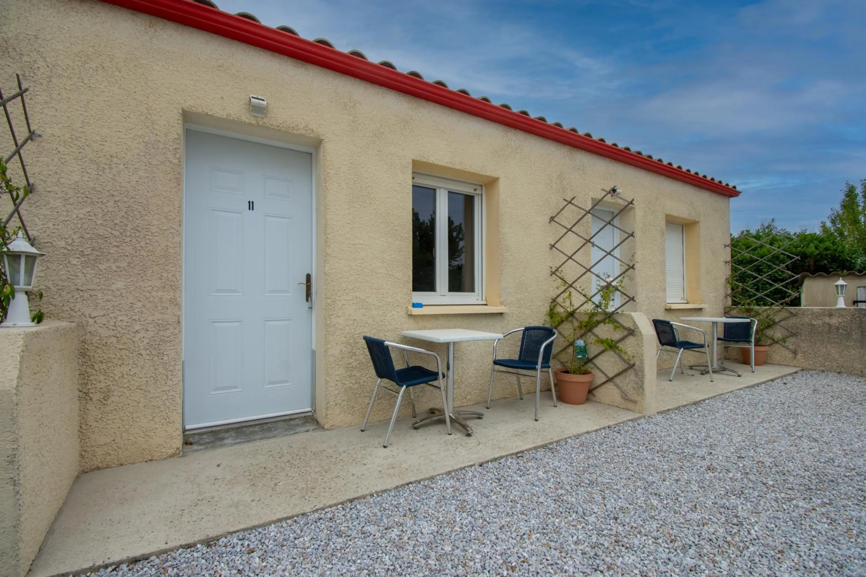 Photo of the whole room in Logis hôtel restaurant Le clos saint loup