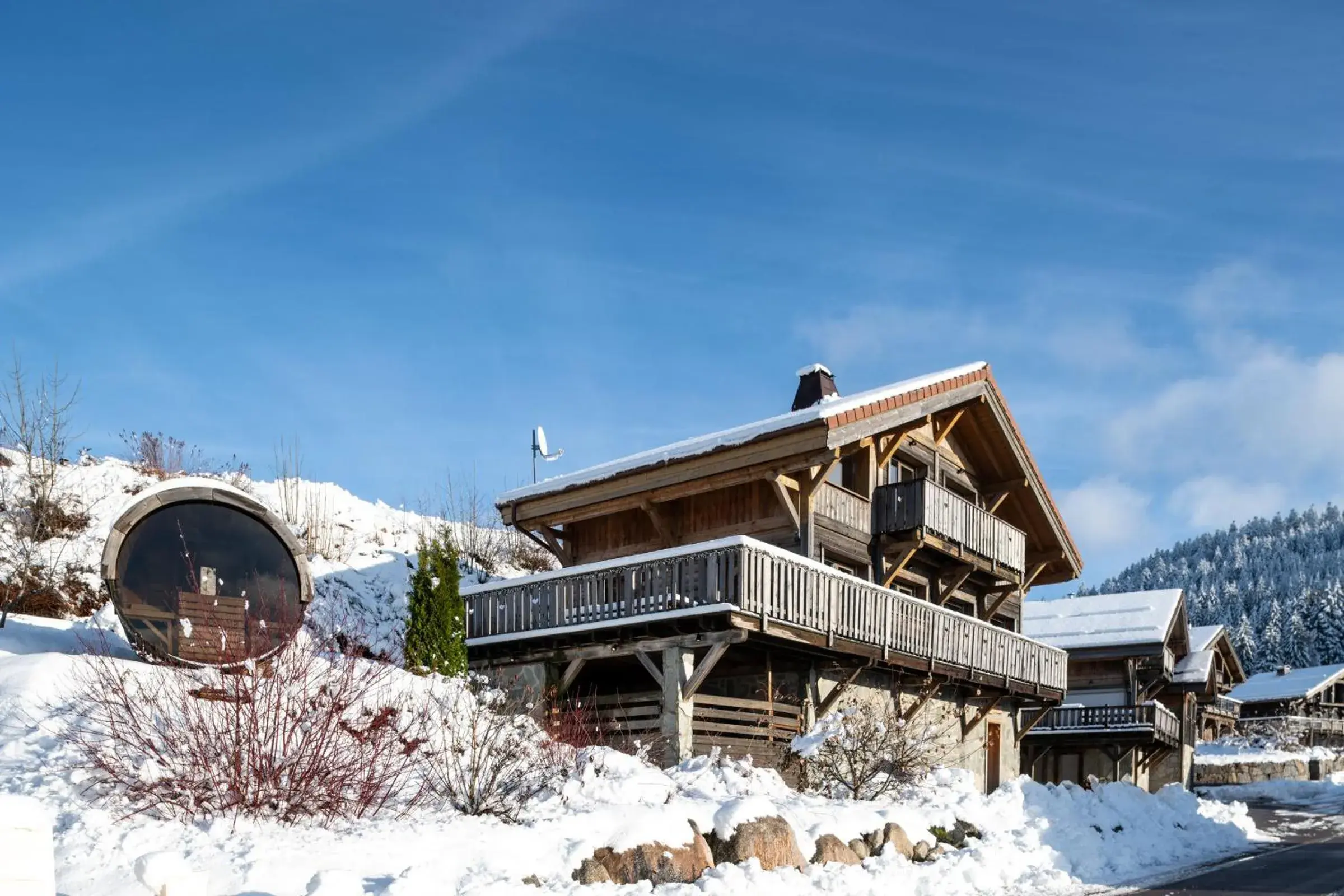 Chalet des Cîmes, chaleureux avec jacuzzi et sauna Chalet des Cîmes, chaleureux avec jacuzzi et sauna