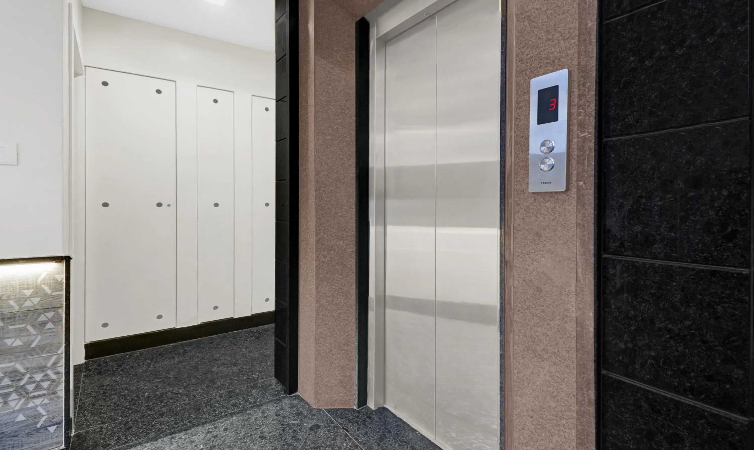 elevator in Treebo Elite Heritage