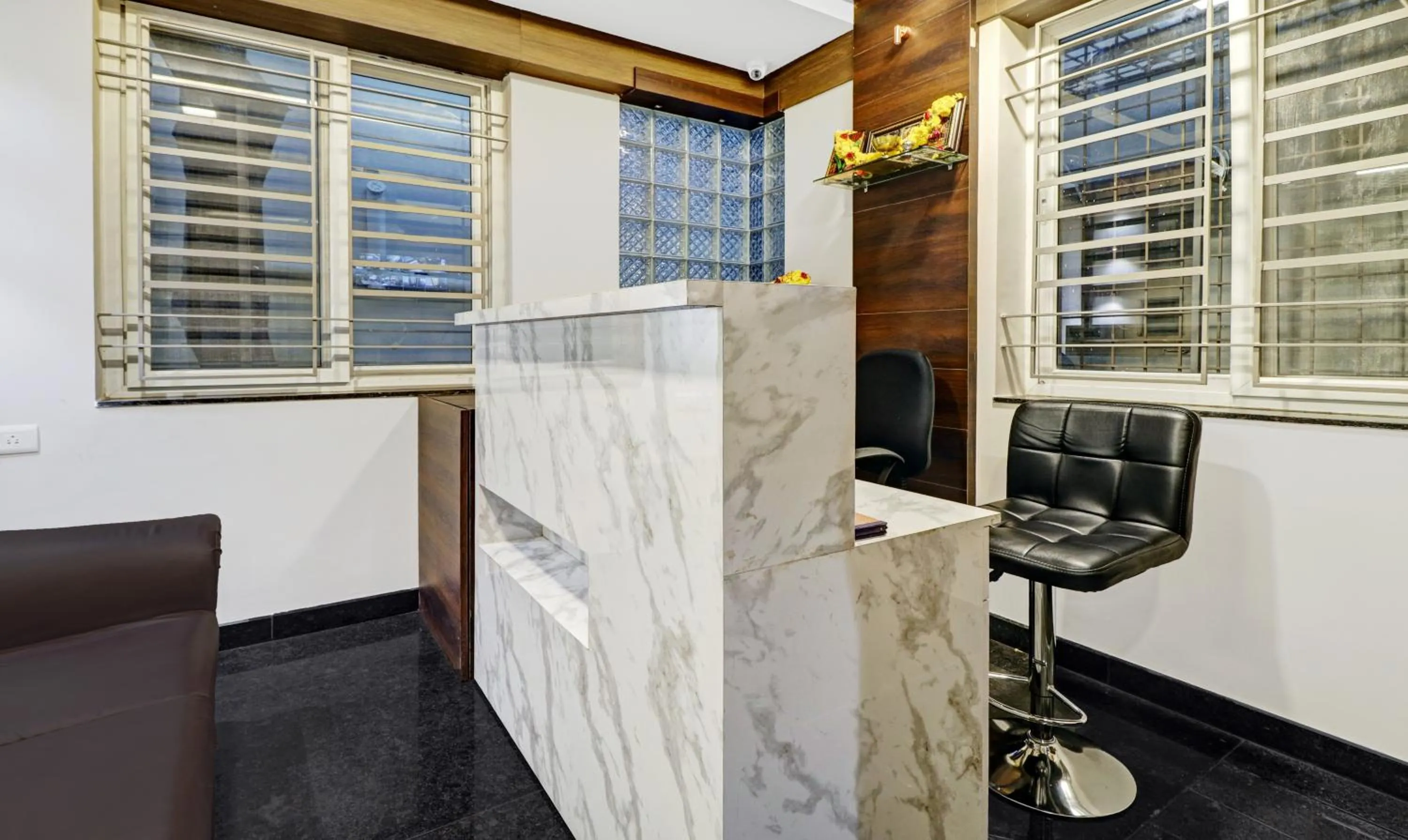 Lobby or reception in Treebo Elite Heritage